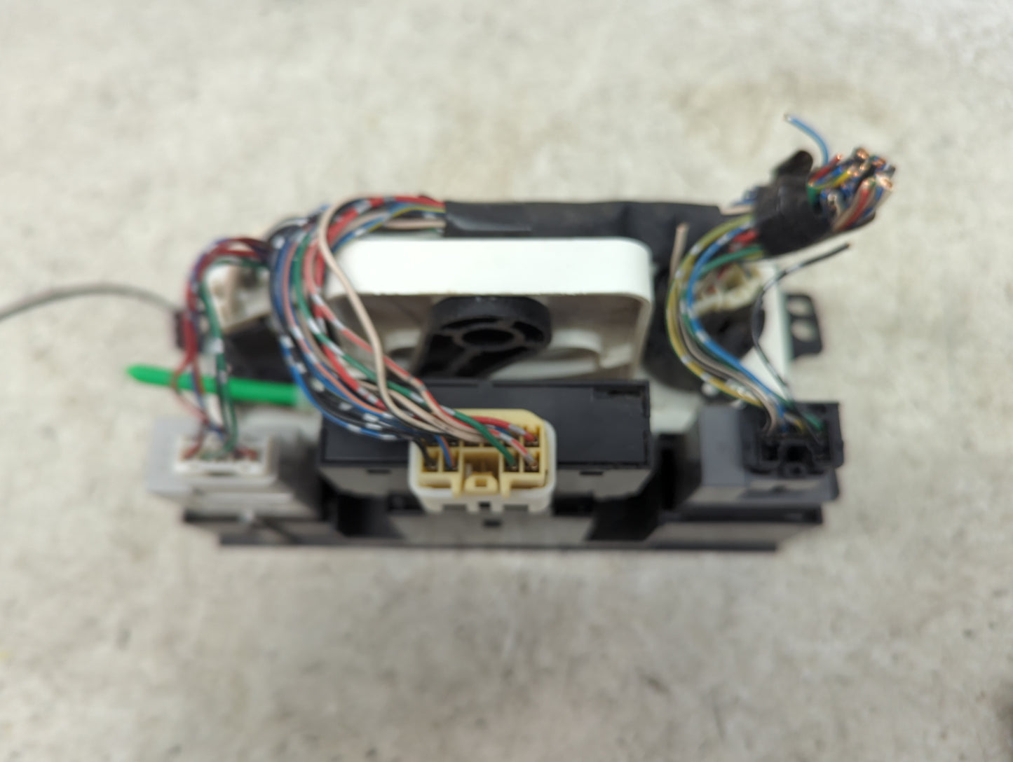 1997-1999 Toyota Camry Climate Control Module Temperature AC/Heater Replacement P/N:158926 Fits OEM Used Auto Parts - Oemuse