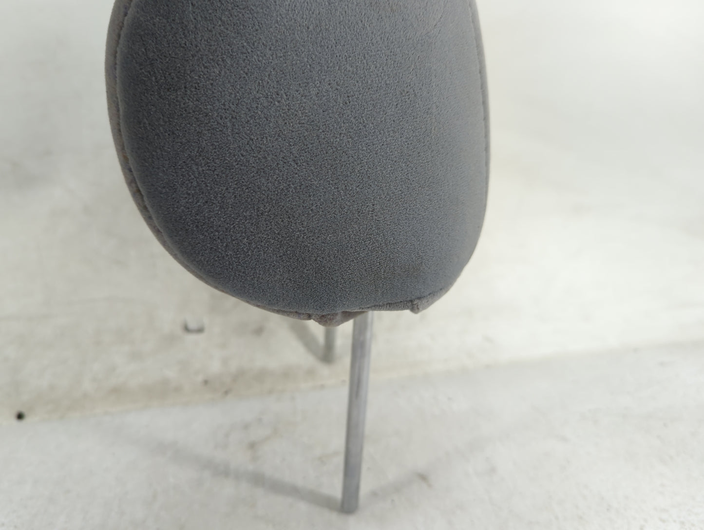 2000 Toyota Sienna Headrest Head Rest Front Driver Seat Grey - Oemusedautoparts1.com