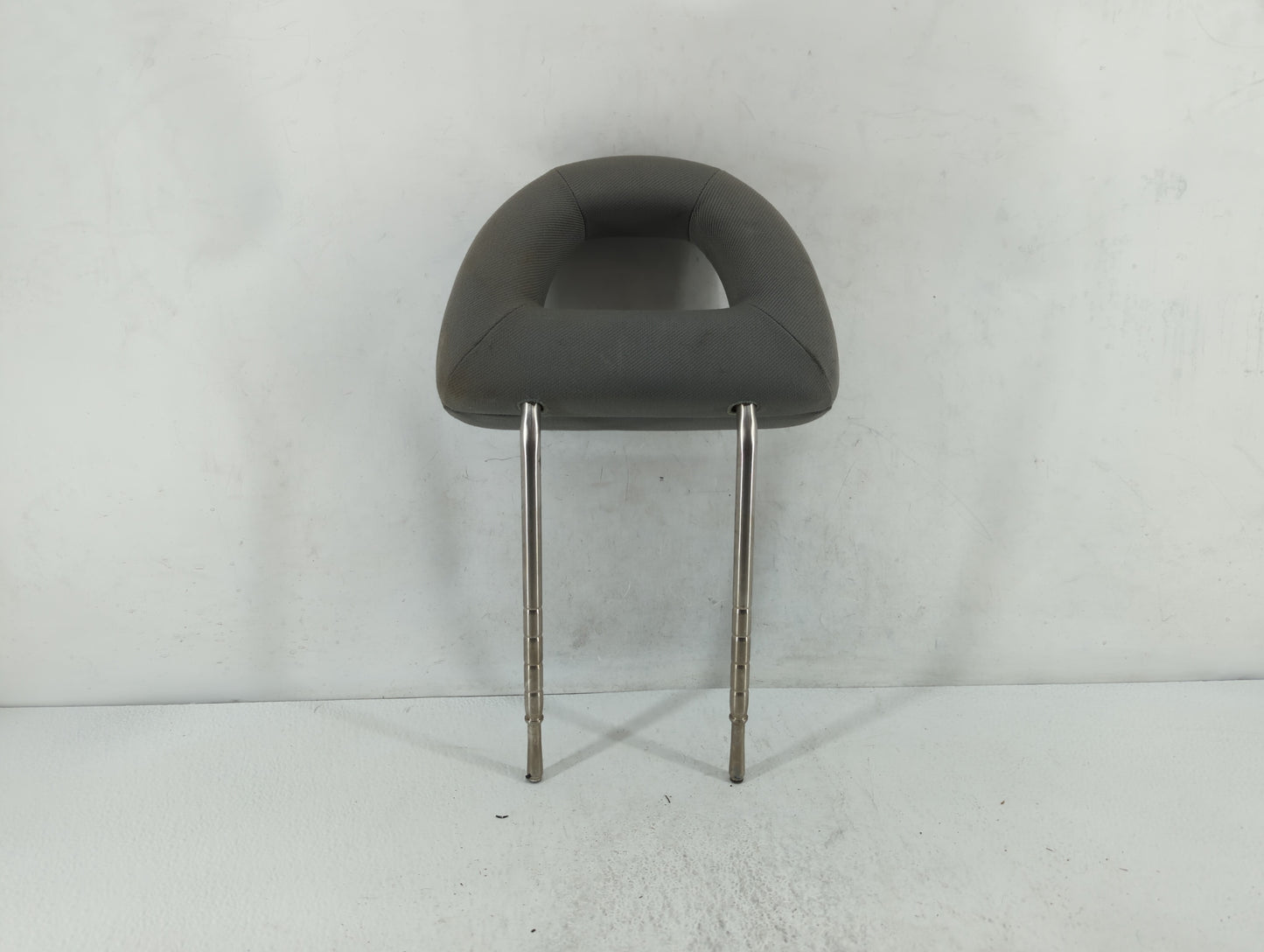 2000-2002 Volkswagen Beetle Headrest Head Rest Front Driver Passenger Seat Fits Fits 2000 2001 2002 OEM Used Auto Parts - Oe
