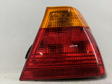 2001 Bmw 325i Tail Light Assembly Passenger Right OEM P/N:8 364 922 Fits Fits 1999 2000 OEM Used Auto Parts