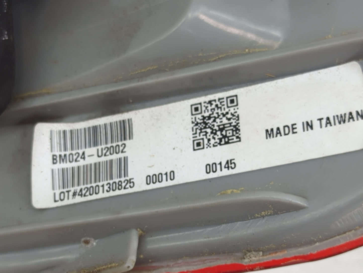 2001 Bmw 325i Tail Light Assembly Driver Left OEM P/N:230011 Fits Fits 1999 2000 OEM Used Auto Parts - Oemusedautoparts1.com