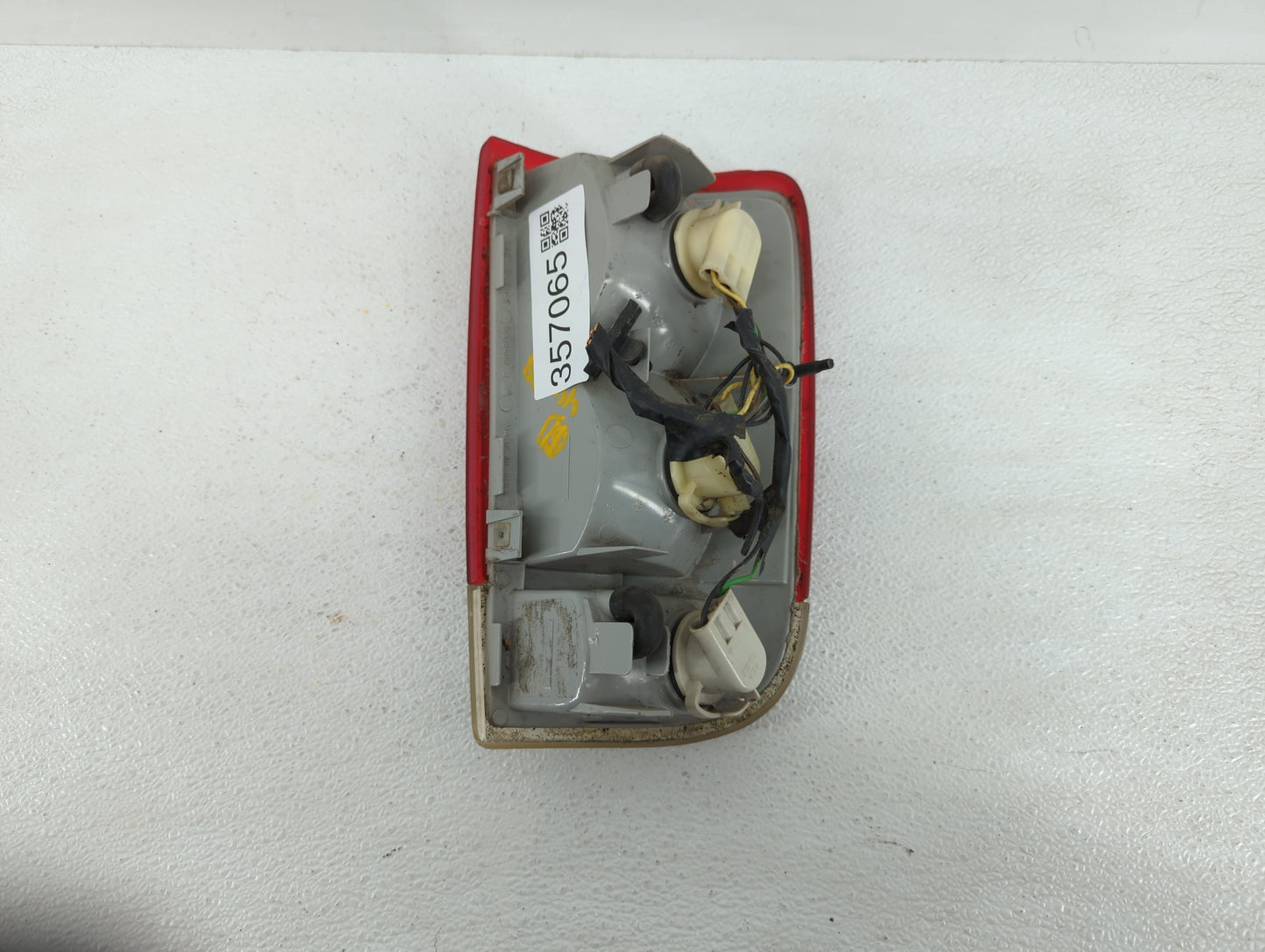 1995-2005 Chevrolet Blazer Tail Light Assembly Driver Left OEM P/N:16516093 16518499 Fits OEM Used Auto Parts - Oemusedautop