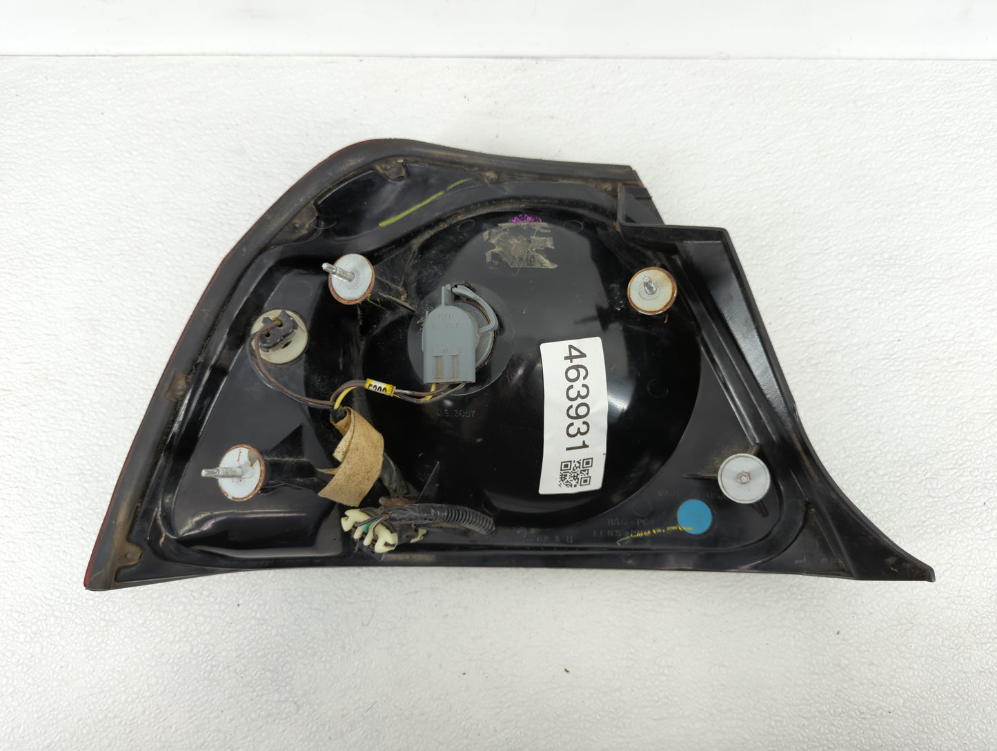 2000-2004 Chevrolet Impala Tail Light Assembly Driver Left OEM P/N:16525261 16525262 Fits Fits 2000 2001 2002 2003 2004 OEM