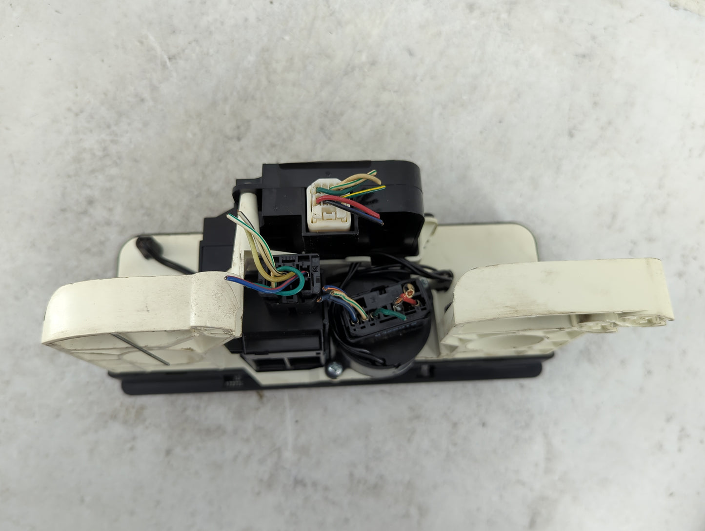 2001-2002 Chevrolet Prizm Climate Control Module Temperature AC/Heater Replacement Fits Fits 2001 2002 OEM Used Auto Parts -