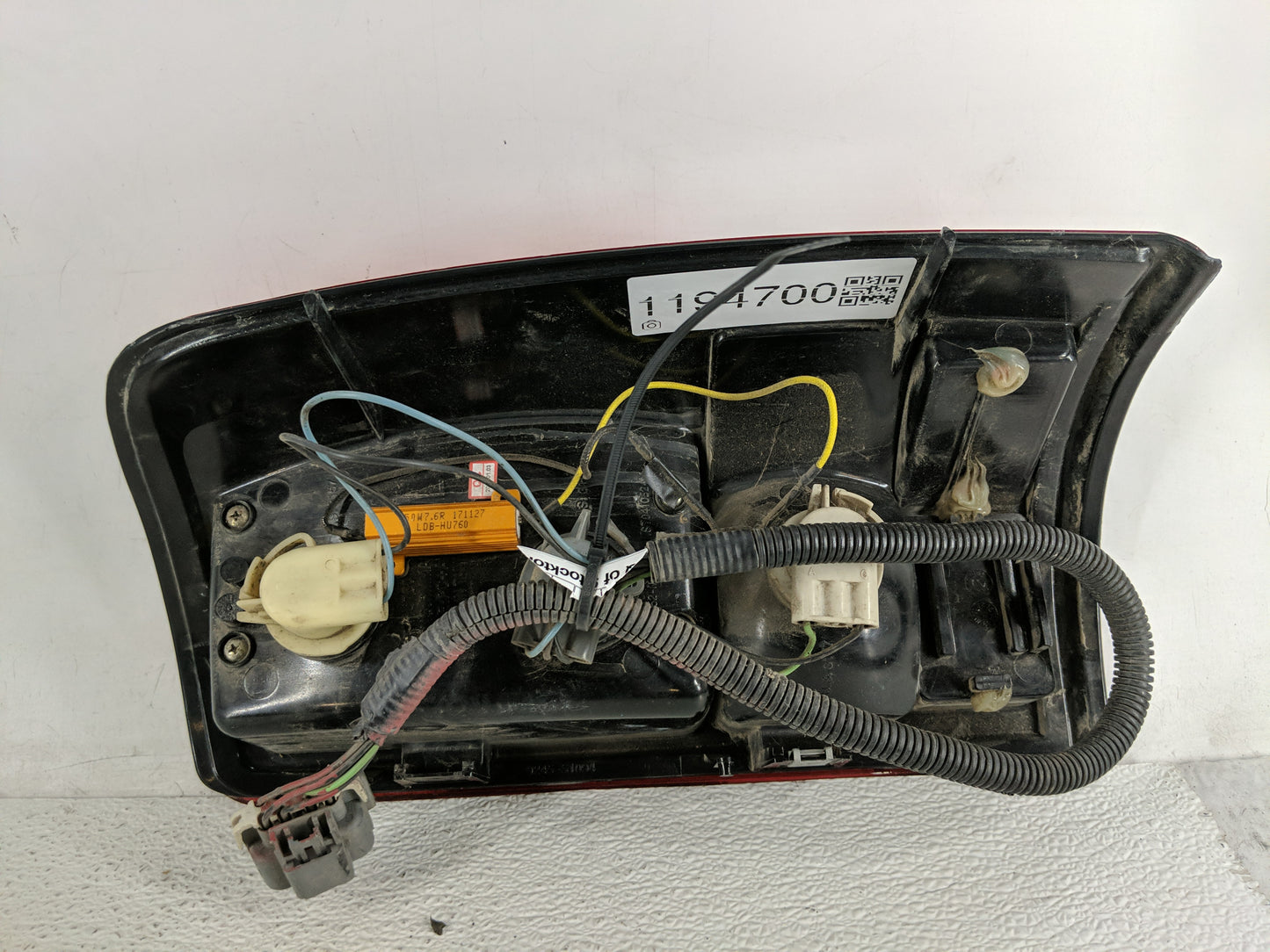 2000-2003 Chevrolet Tahoe Tail Light Assembly Driver Left OEM Fits Fits 2000 2001 2002 2003 OEM Used Auto Parts - Oemusedaut
