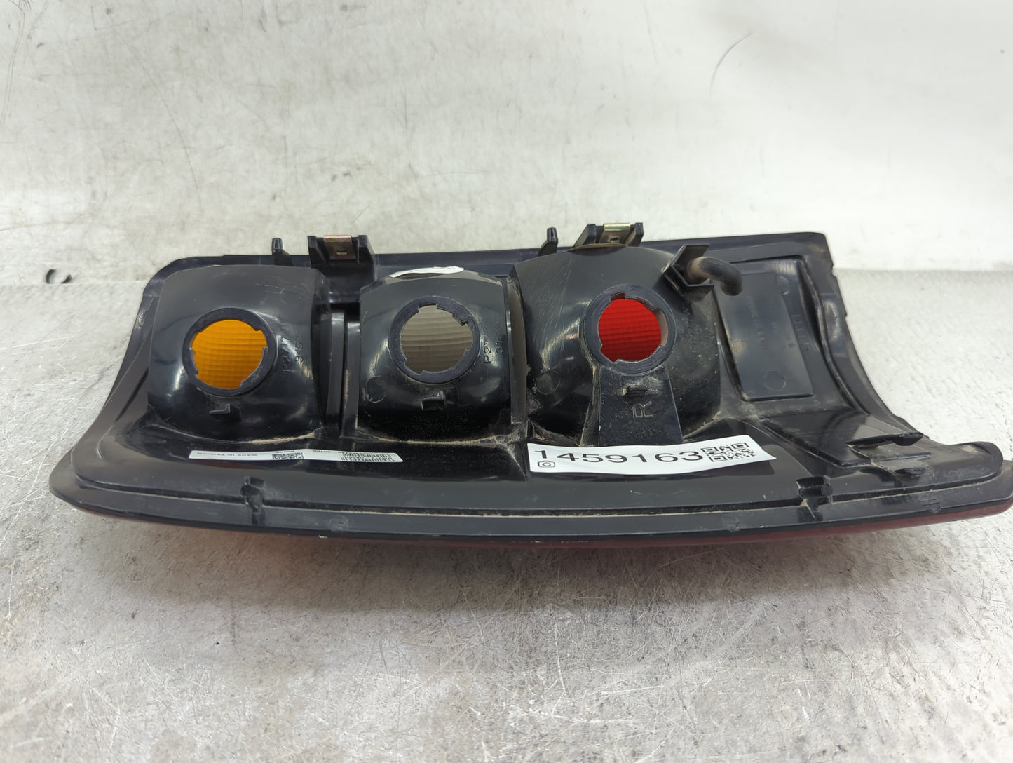 2000-2003 Chevrolet Tahoe Tail Light Assembly Passenger Right OEM P/N:GM314-U000R Fits Fits 2000 2001 2002 2003 OEM Used Aut