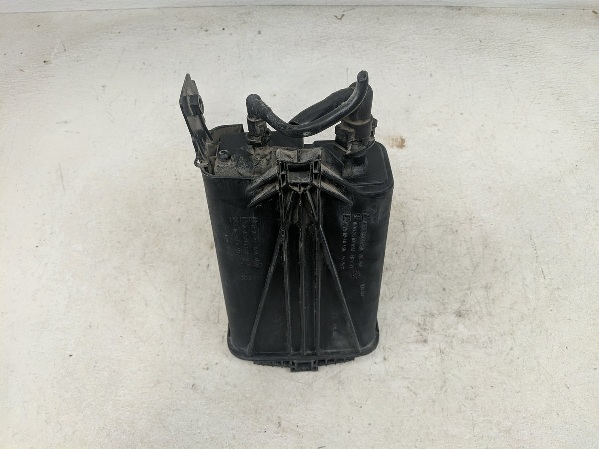 2001 Chevrolet Tahoe Fuel Vapor Charcoal Canister 1461939 - Oemusedautoparts1.com