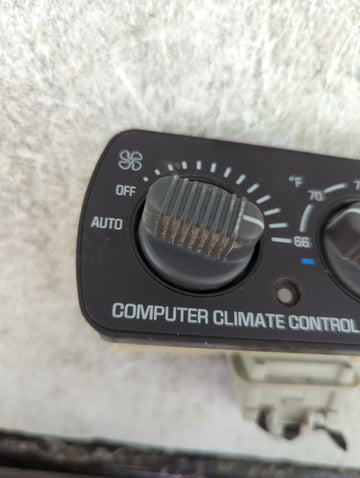 2001 Chevrolet Tahoe Climate Control Module Temperature AC/Heater Replacement P/N:15765095 Fits OEM Used Auto Parts