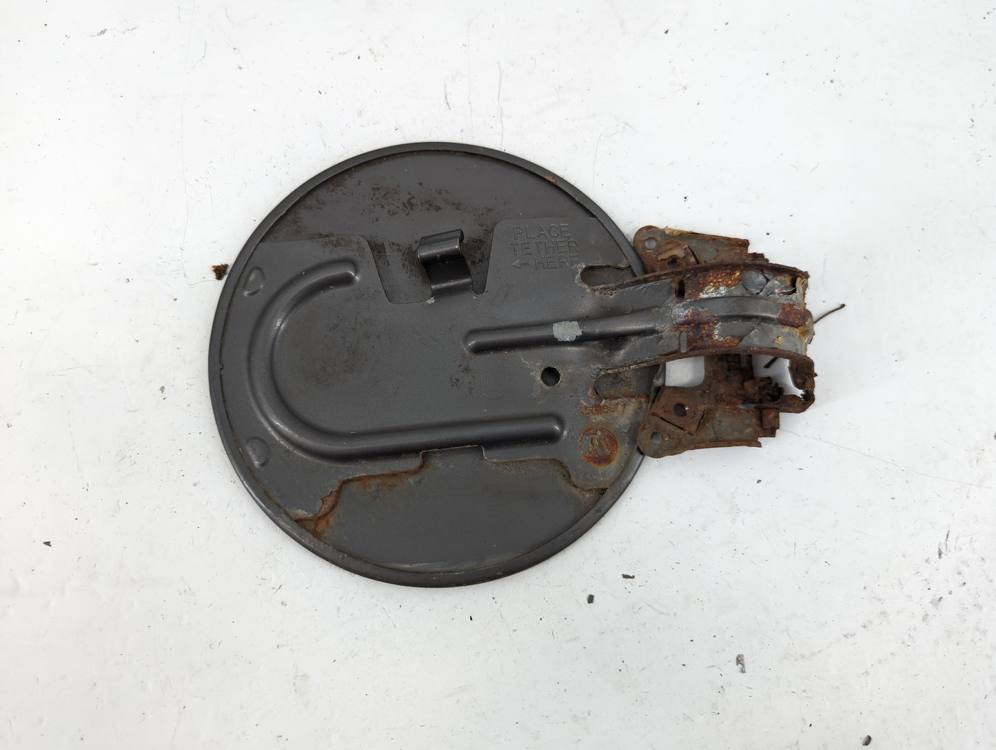 2001 Chevrolet Tahoe Fuel Tank Door Lid Gas Tank - Oemusedautoparts1.com