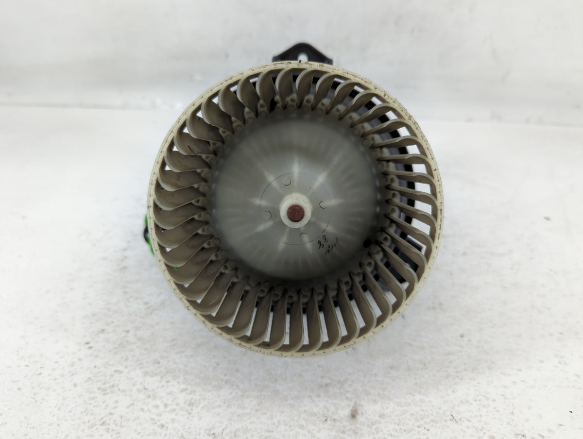 2001 Chrysler Grand Voyager Heater AC Blower Motor P/N:790515B Fits OEM Used Auto Parts - Oemusedautoparts1.com