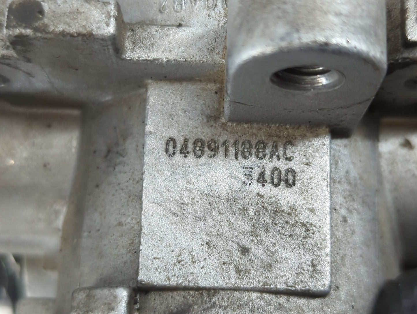 2001-2002 Chrysler Pt Cruiser Throttle Body P/N:04891188AC Fits Fits 2001 2002 OEM Used Auto Parts - Oemusedautoparts1.com