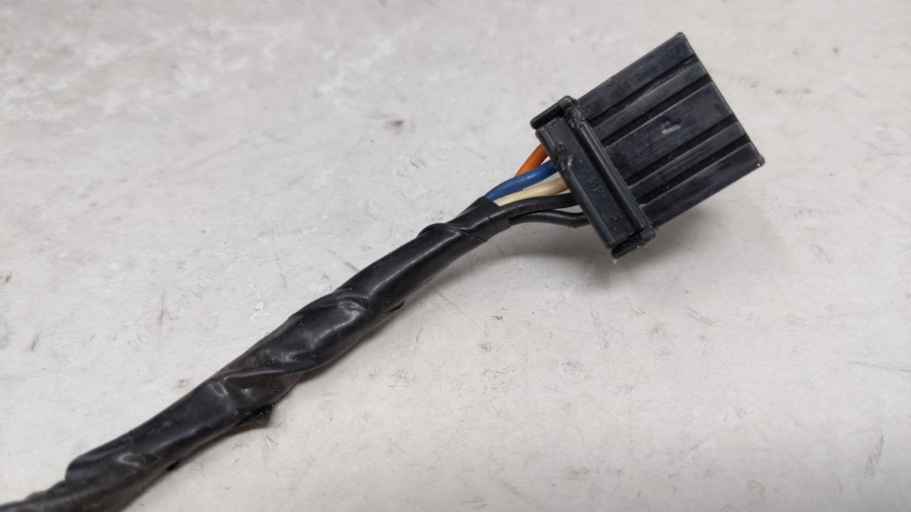 2001-2004 Dodge Caravan Passenger Side View Mirror - Right Door Mirror OEM Used - Oemusedautoparts1.com