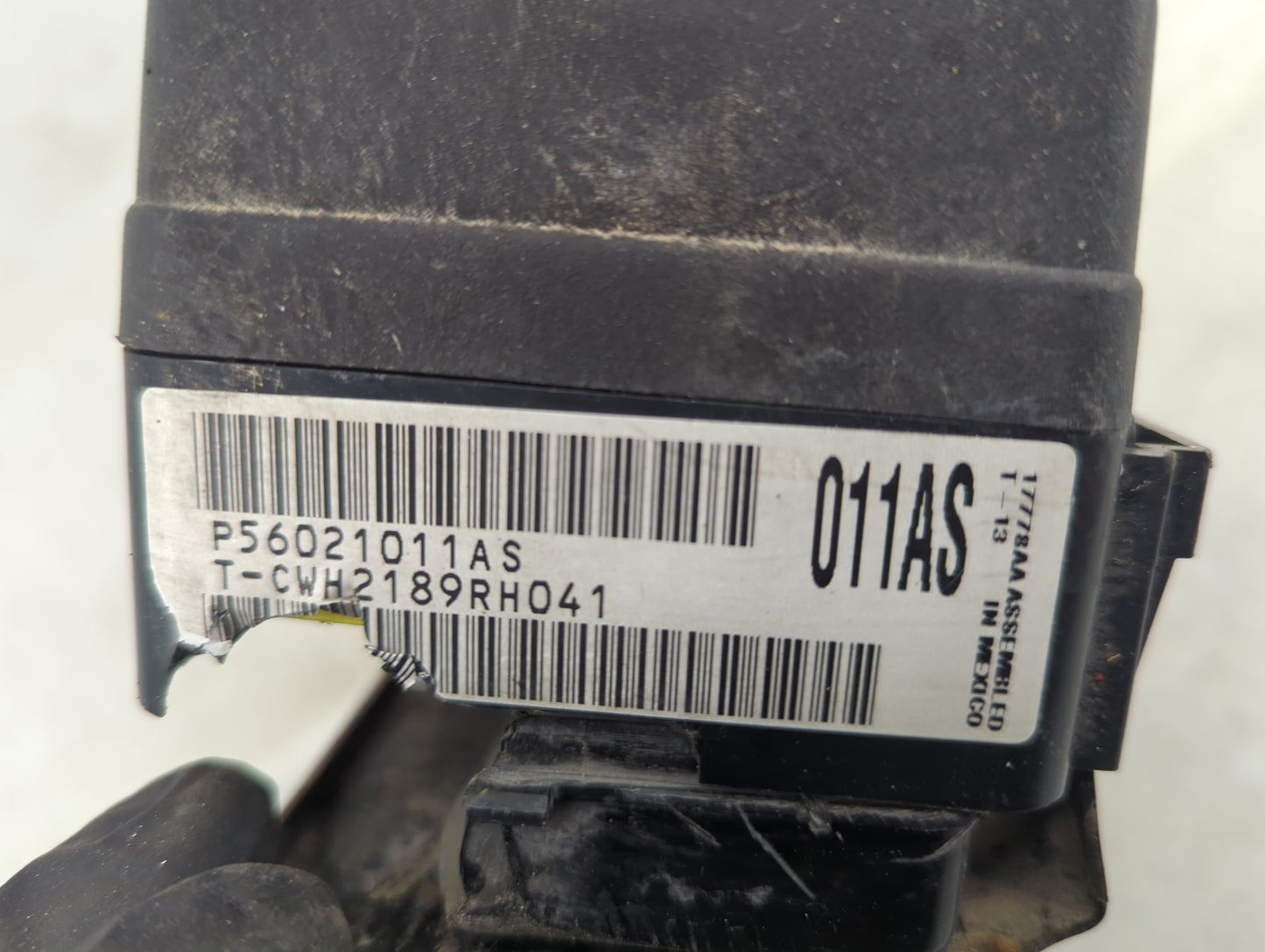 2001 Dodge Dodge 1500 Van Fusebox Fuse Box Panel Relay Module P/N:P56021011AS Fits Fits 2000 2002 2003 OEM Used Auto Parts -