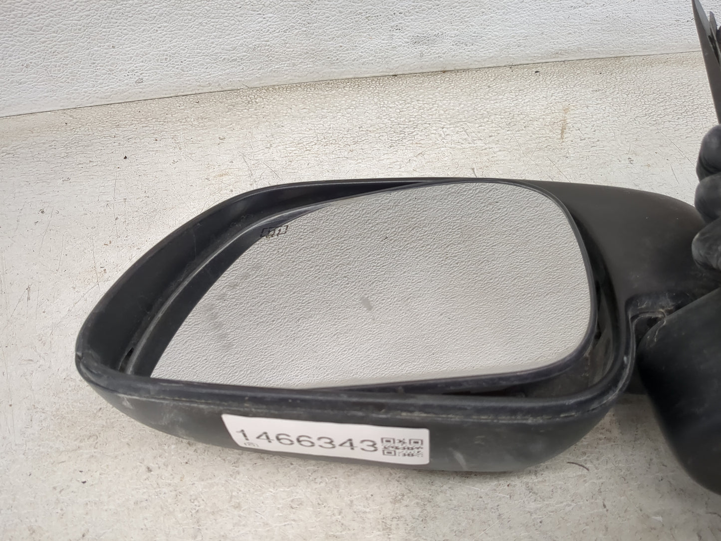 2001 Ford Excursion Driver Side View Mirror - Left Door Mirror OEM Used - Oemusedautoparts1.com