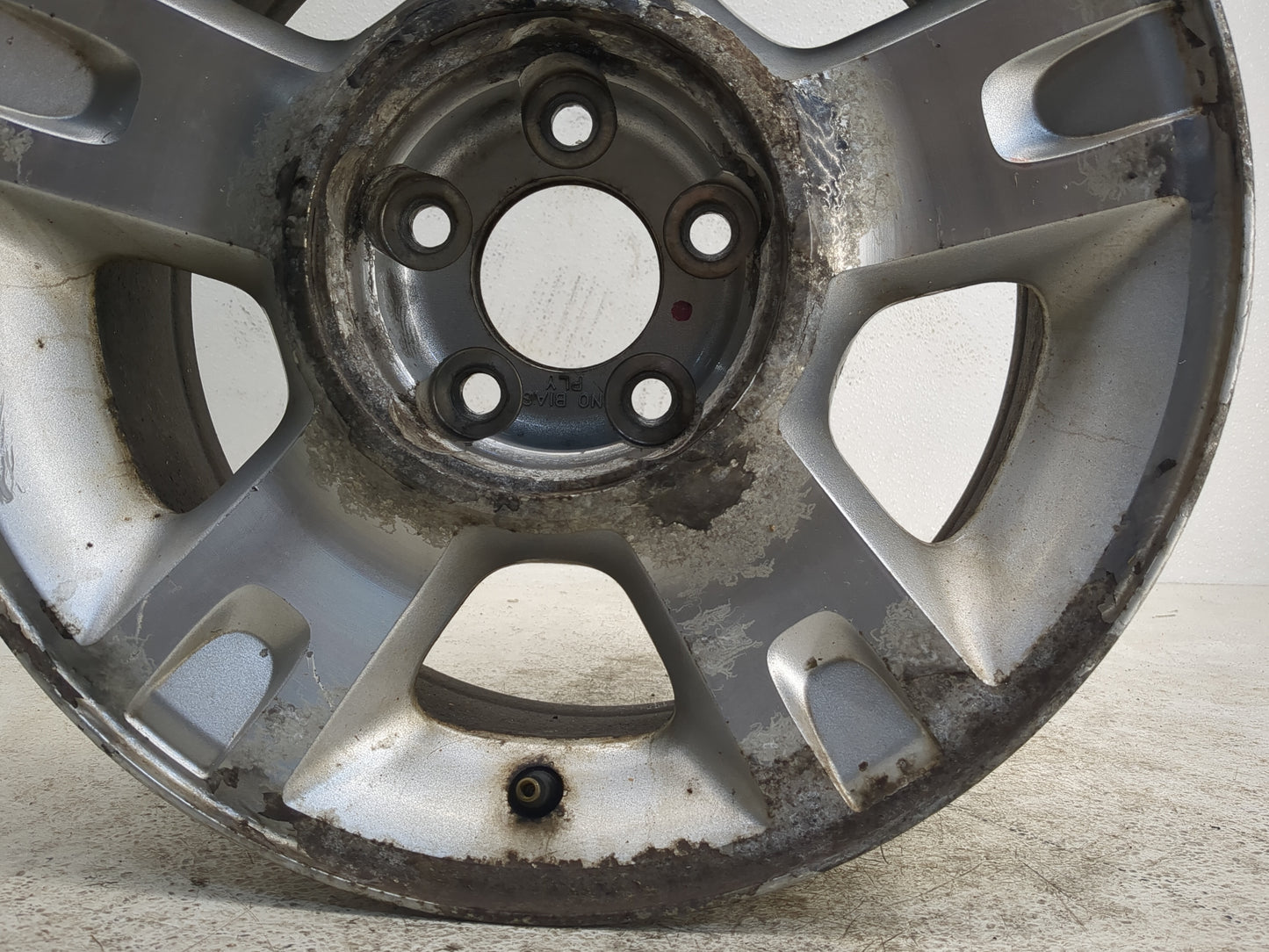 2001-2005 Ford Explorer Sport Trac Oem Wheel Rim 1120439 - Oemusedautoparts1.com
