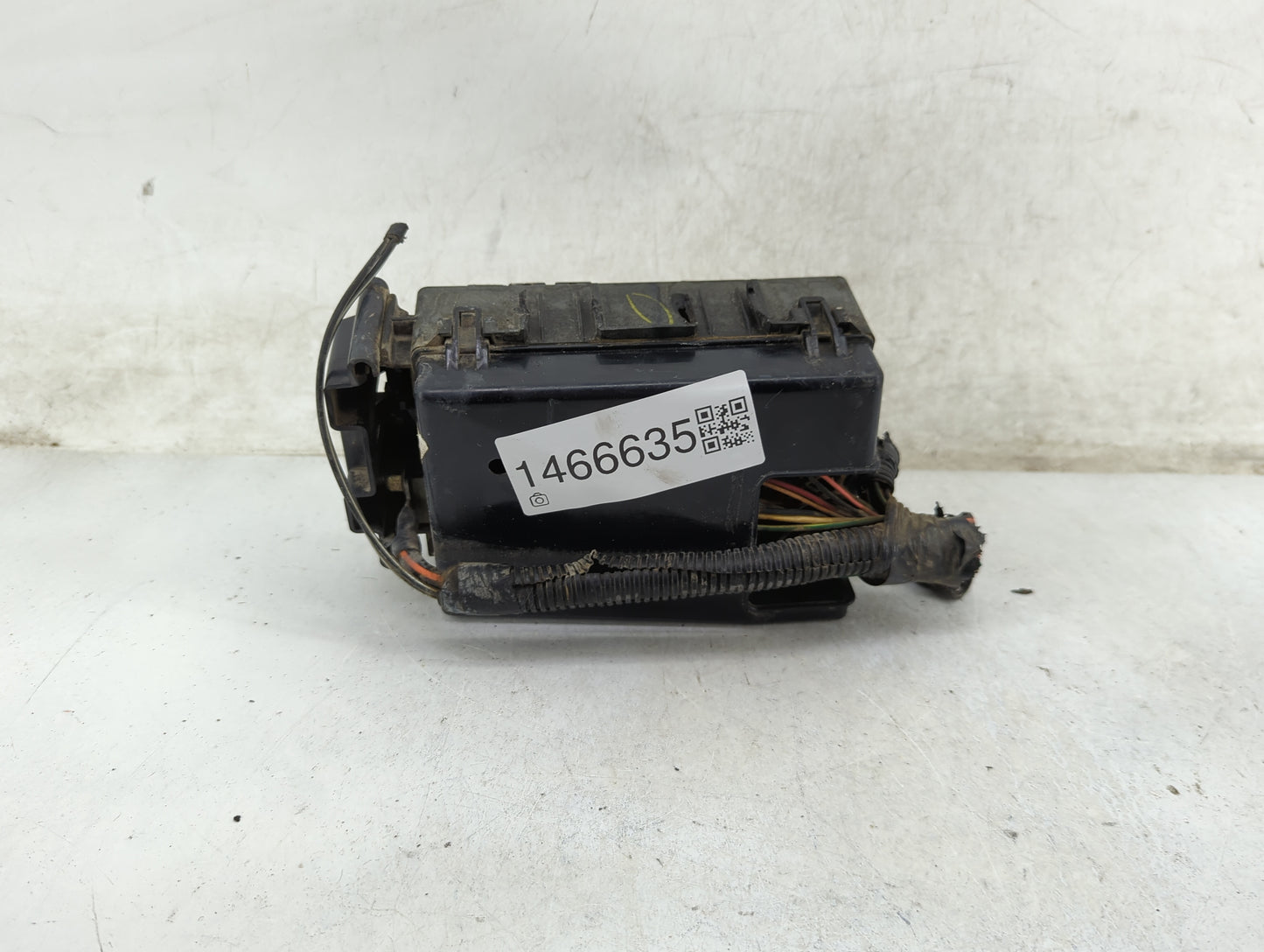 2001 Ford F350sd Fusebox Fuse Box Panel Relay Module P/N:F5TB-14B192-AA F5TB-14A067-AA Fits Fits 2000 2002 2003 2004 OEM Use