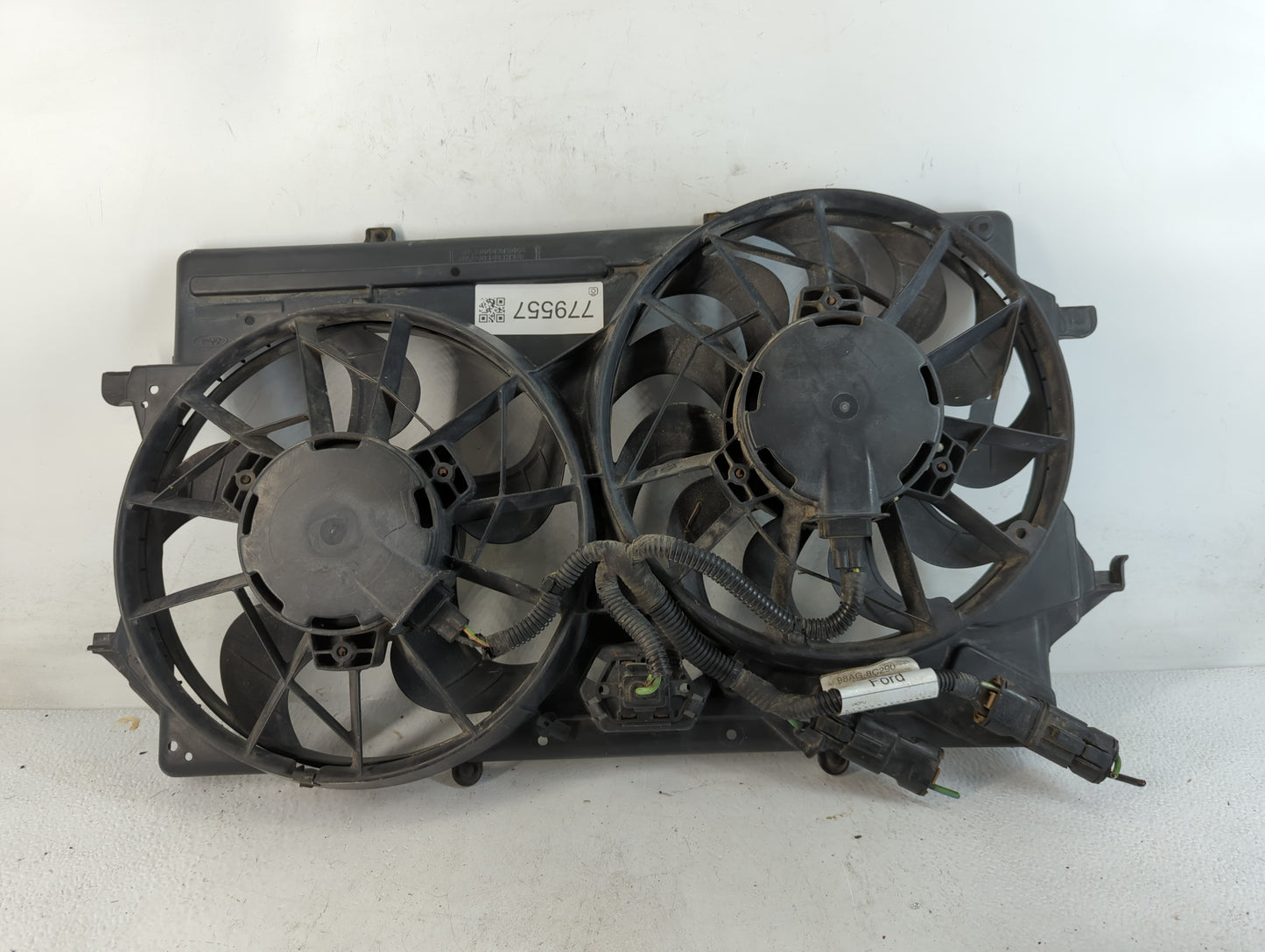 2000-2002 Ford Focus Left Radiator Fan Motor Assembly - Oemusedautoparts1.com