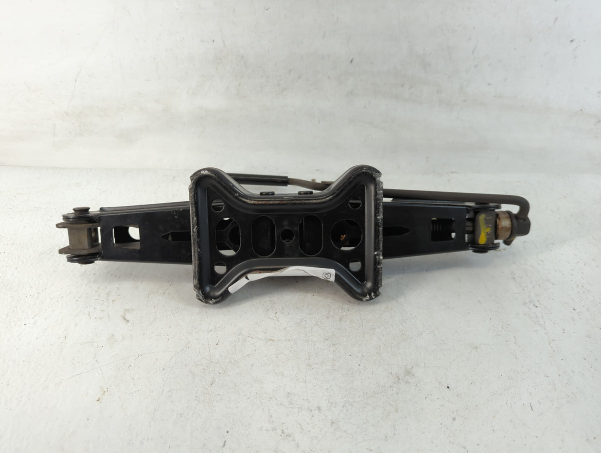 2001 Ford Mustang Spare Scissor Car Jack - Oemusedautoparts1.com