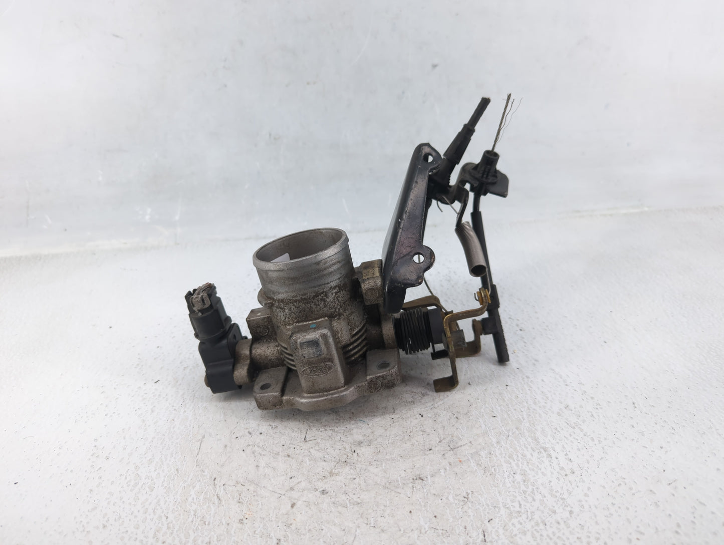2000-2003 Ford Taurus Throttle Body Fits Fits 2000 2001 2002 2003 OEM Used Auto Parts - Oemusedautoparts1.com