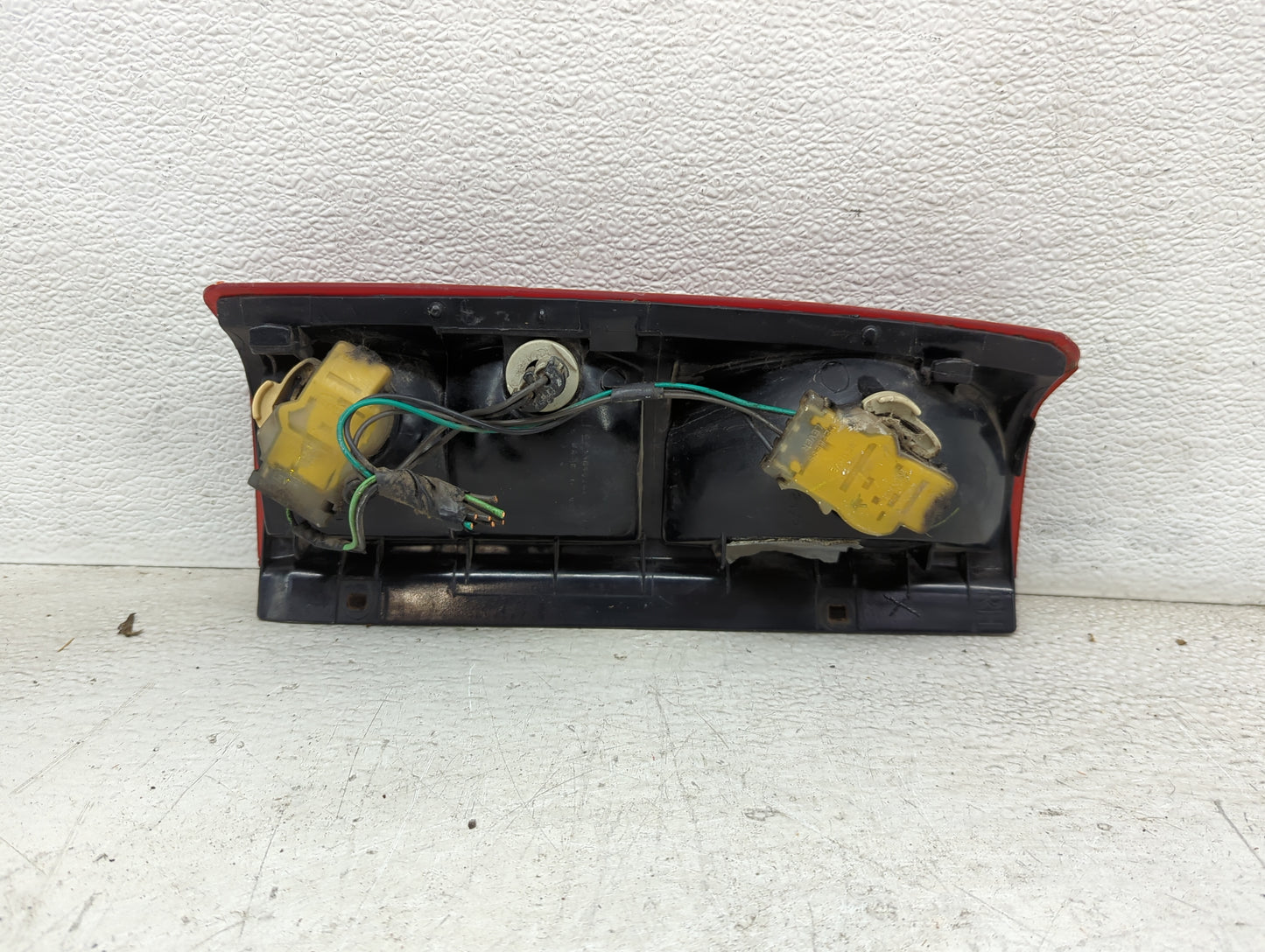 1985-2005 Gmc Safari Tail Light Assembly Passenger Right OEM Fits OEM Used Auto Parts - Oemusedautoparts1.com
