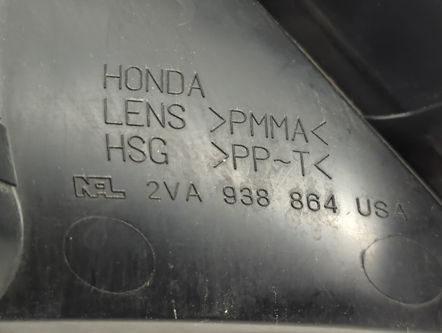 1998-2002 Honda Accord Tail Light Assembly Passenger Right OEM P/N:2VA 938 864 Fits Fits 1998 1999 2000 2001 2002 OEM Used A