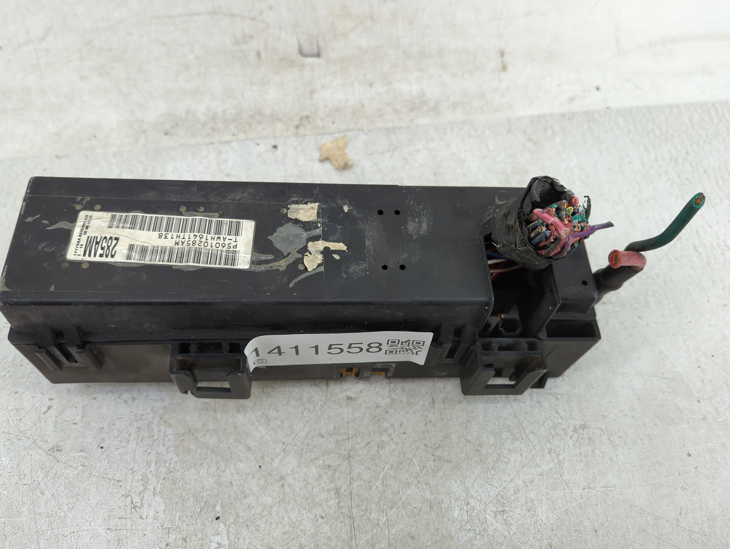 2000-2002 Jeep Wrangler Fusebox Fuse Box Panel Relay Module P/N:P56010285AM A1 UTA 90218 Fits Fits 2000 2001 2002 OEM Used A