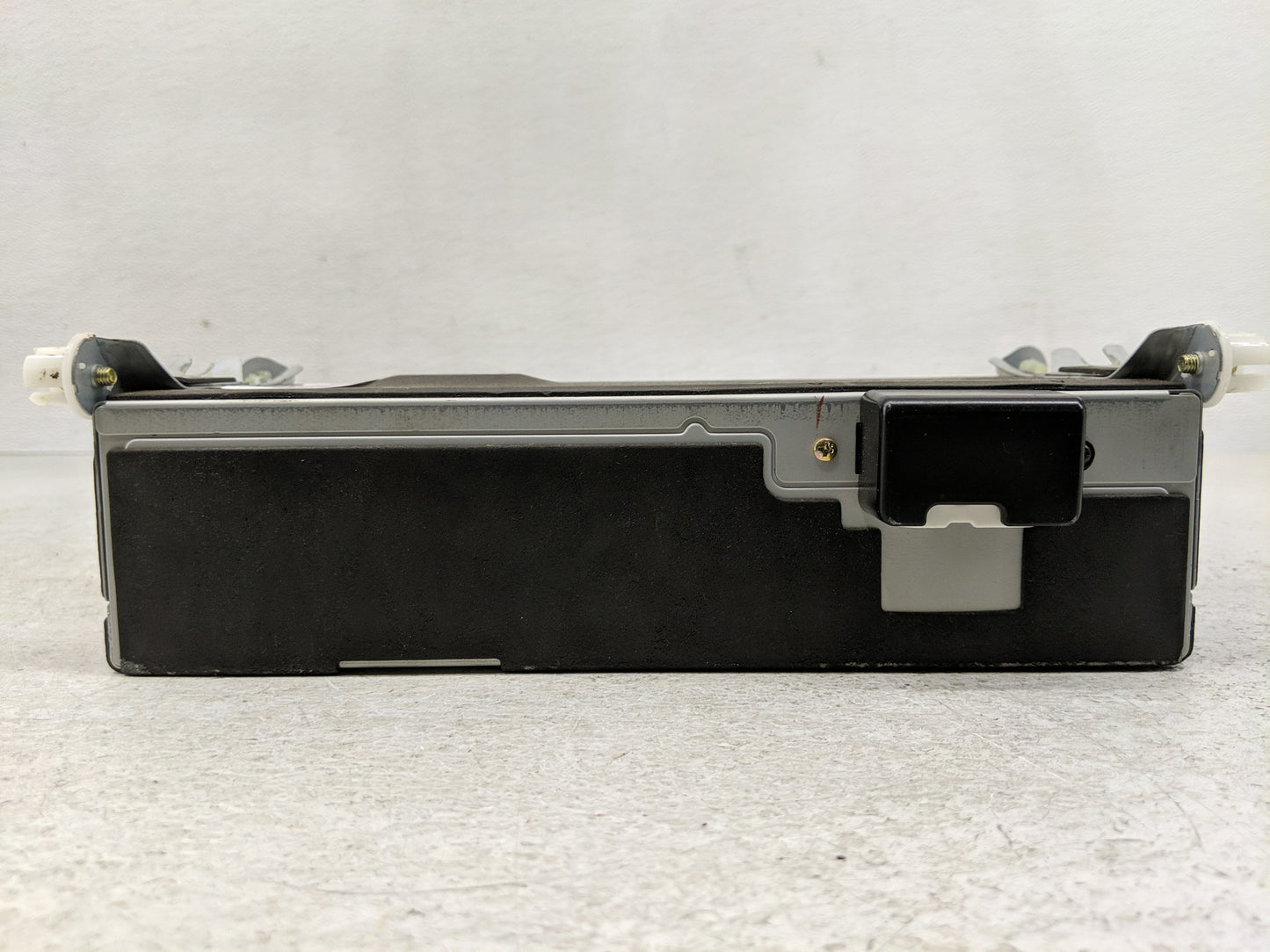 1997-2001 Lexus Es300 Radio AM FM Cd Player Receiver Replacement P/N:86270-33040 Fits Fits 1997 1998 1999 2000 2001 OEM Used