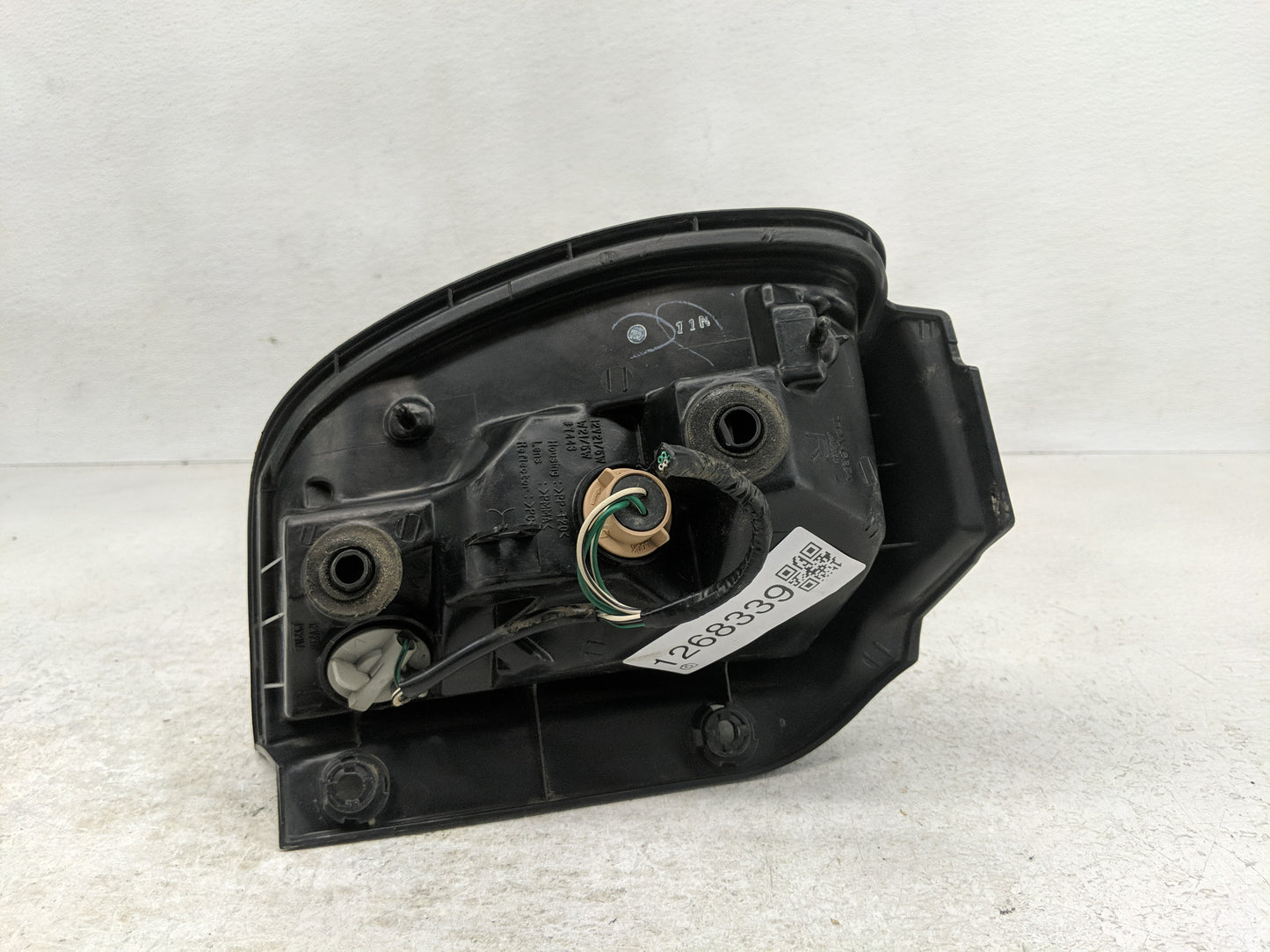 2000-2003 Lexus Rx300 Tail Light Assembly Passenger Right OEM Fits Fits 2000 2001 2002 2003 OEM Used Auto Parts - Oemusedaut