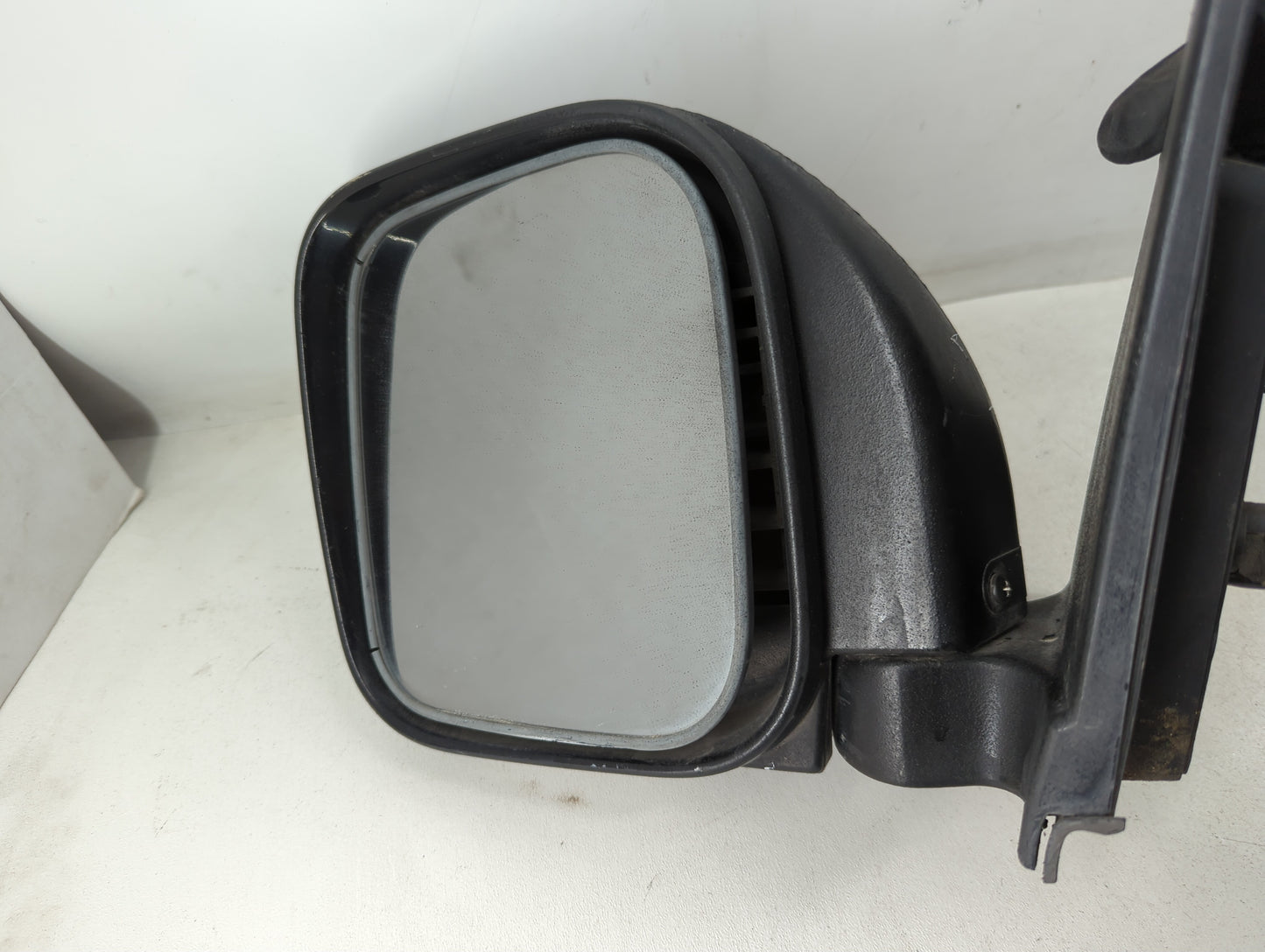 2001 Mitsubishi Montero Driver Side View Mirror - Left Door Mirror OEM Used - Oemusedautoparts1.com