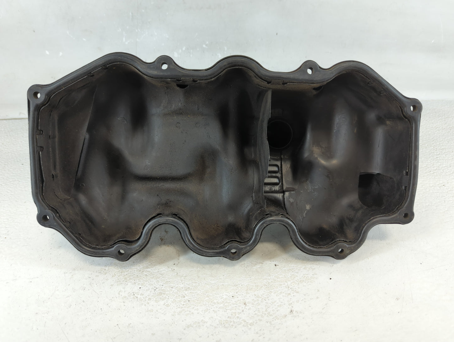 2001 Nissan Frontier Driver Left Cylinder Head Valve Cover Fits OEM Used Auto Parts - Oemusedautoparts1.com