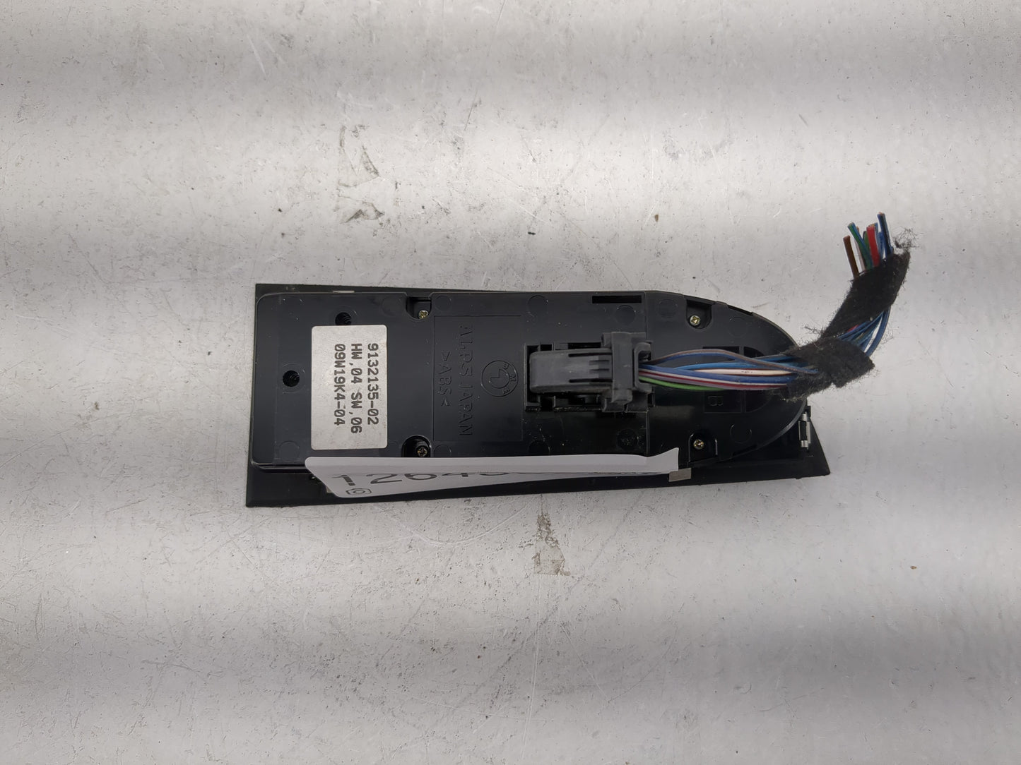 2000-2004 Nissan Xterra Master Power Window Switch Replacement Driver Side Left P/N:9132135-02 Fits OEM Used Auto Parts - Oe