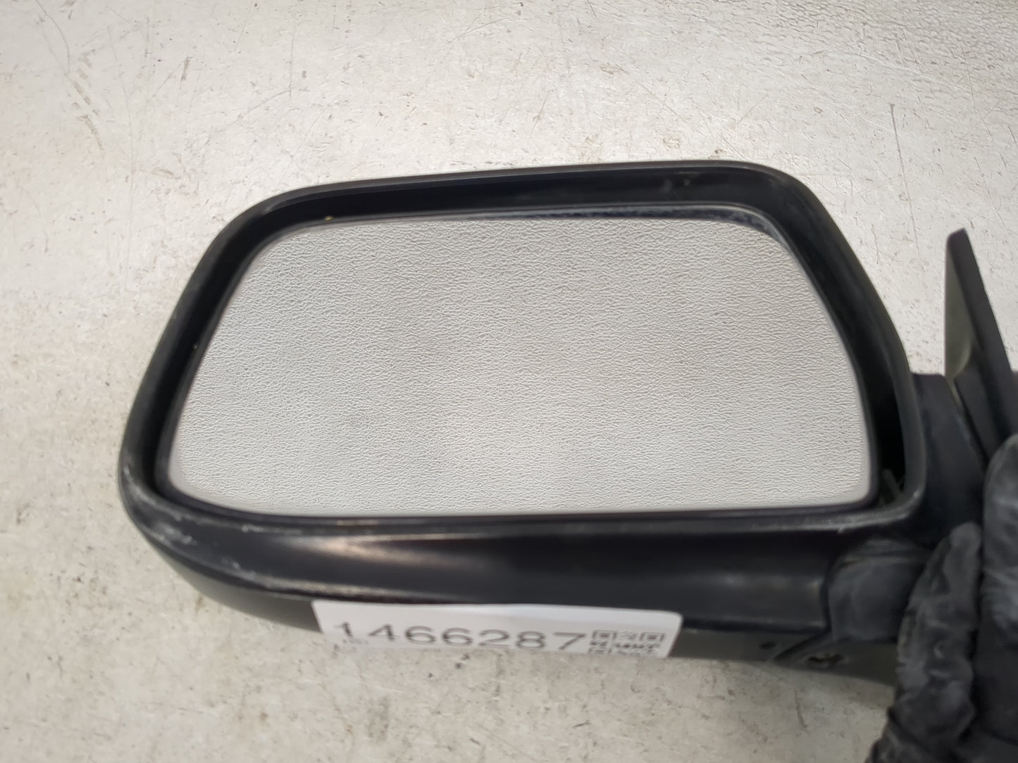 2000-2004 Nissan Xterra Driver Side View Mirror - Left Door Mirror OEM Used - Oemusedautoparts1.com