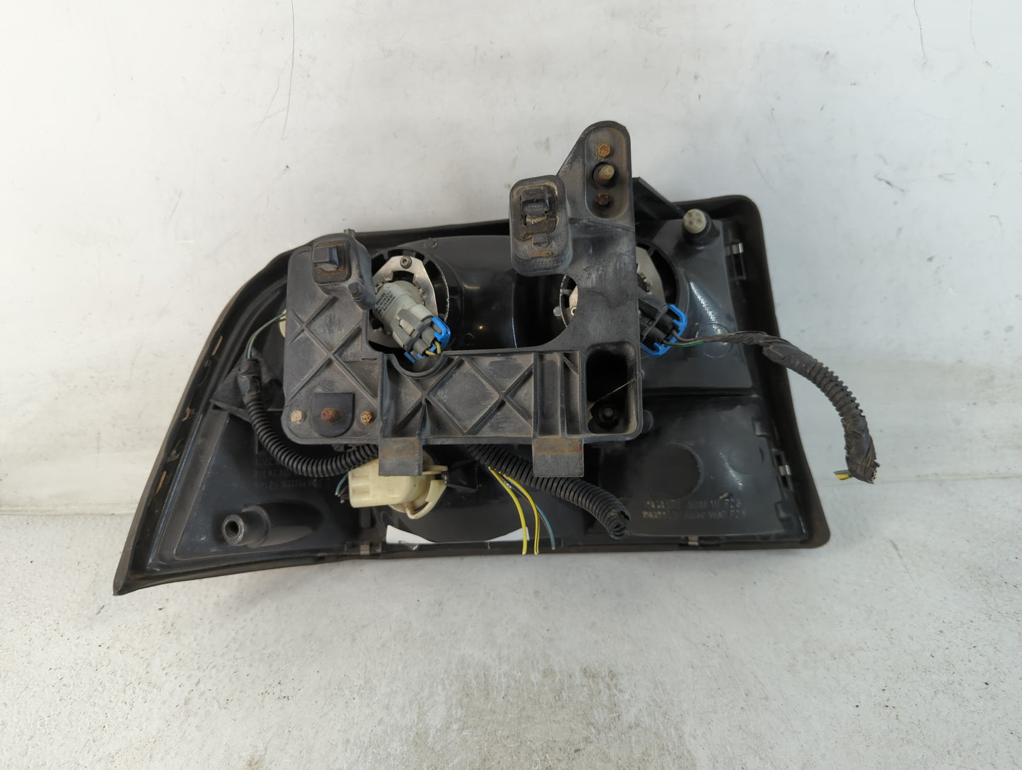 Oldsmobile Bravado Driver Left Oem Head Light Headlight Lamp - Oemusedautoparts1.com