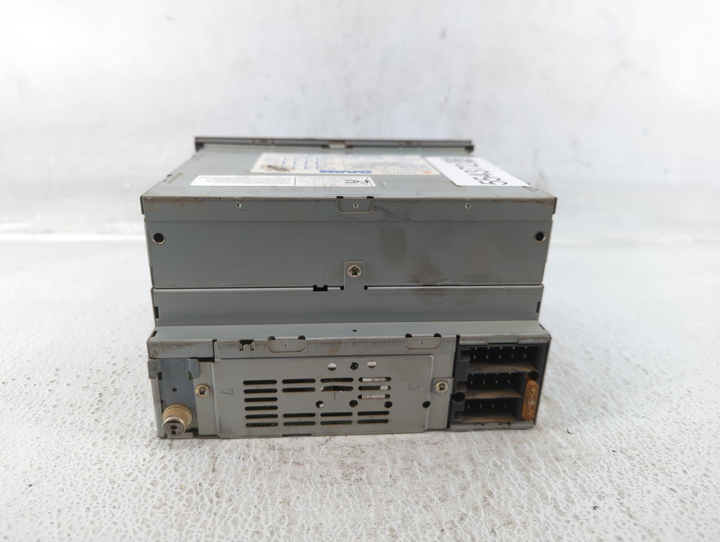 2001 Saab 9-5 Am Fm Cd Player Radio Receiver - Oemusedautoparts1.com