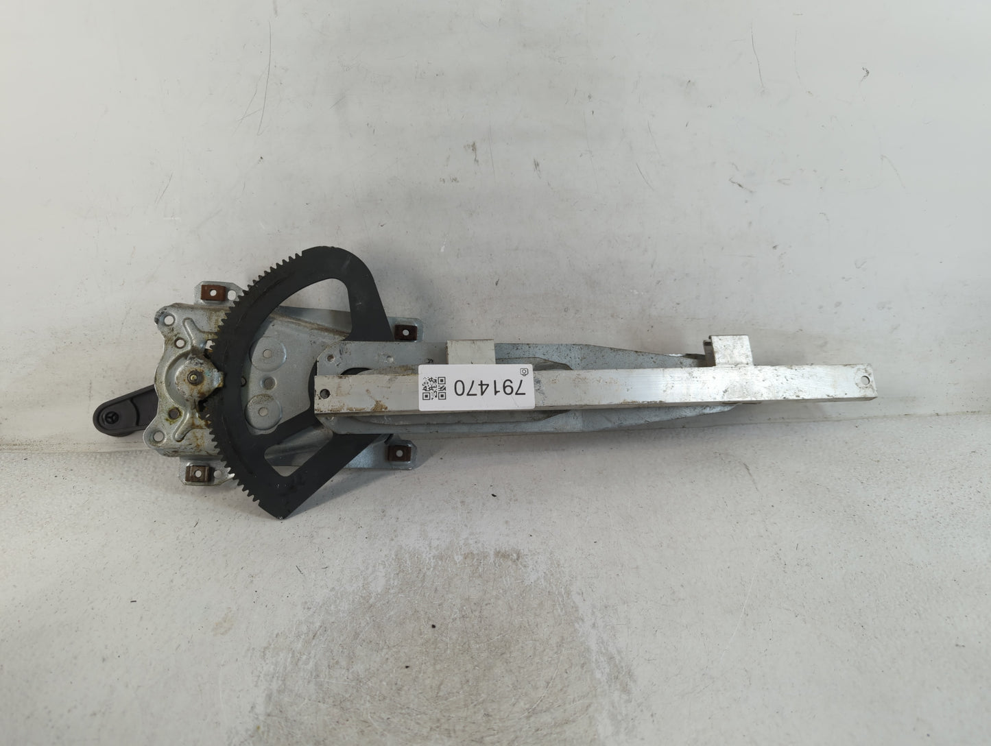 2000-2002 Saturn Sl1 Driver Left Front Window Regulator 791470 - Oemusedautoparts1.com