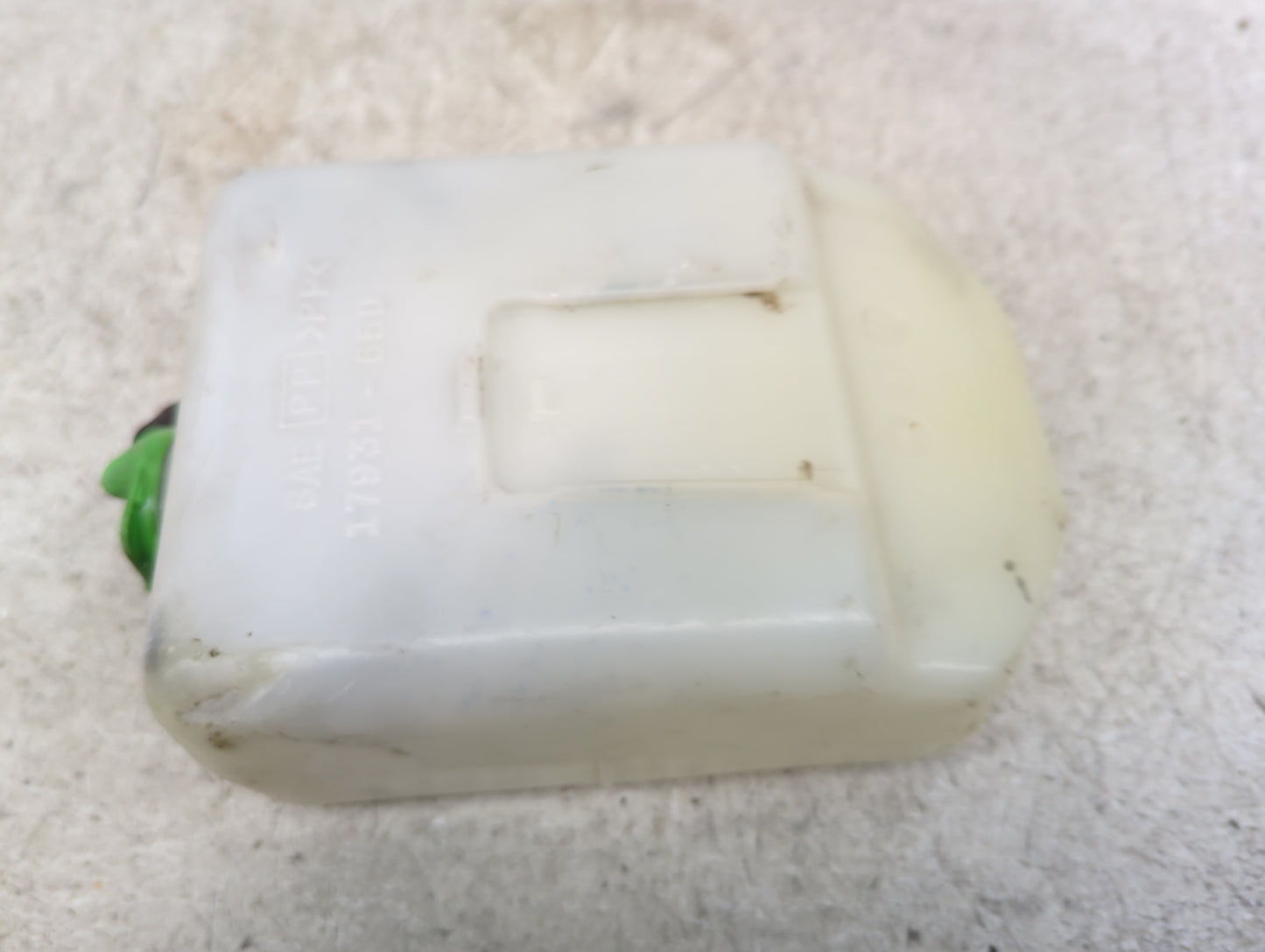 2000-2003 Suzuki Vitara Windshield Washer Fluid Reservoir Bottle Oem - Oemusedautoparts1.com