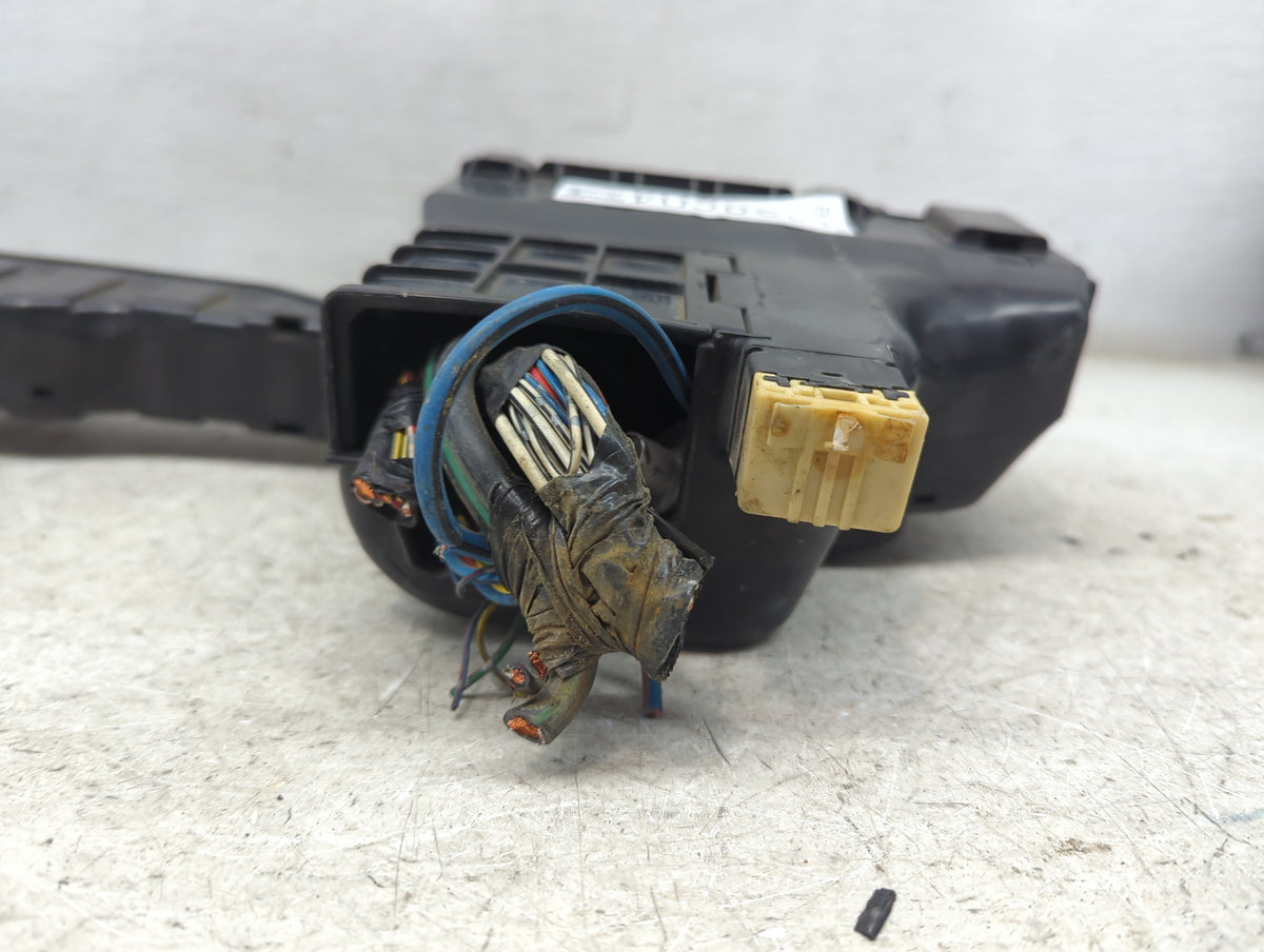 2000-2001 Toyota Camry Fusebox Fuse Box Panel Relay Module Fits Fits 1999 2000 2001 2002 2003 OEM Used Auto Parts - Oemuseda