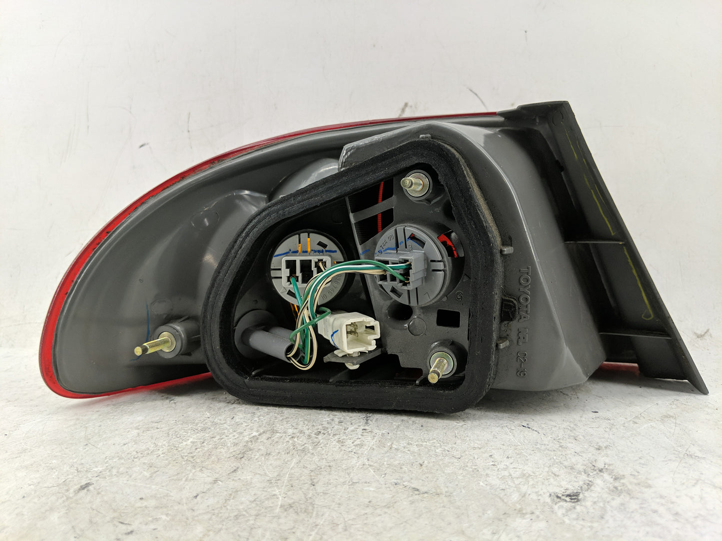 1998-2002 Toyota Corolla Tail Light Assembly Passenger Right OEM Fits Fits 1998 1999 2000 2001 2002 OEM Used Auto Parts - Oe