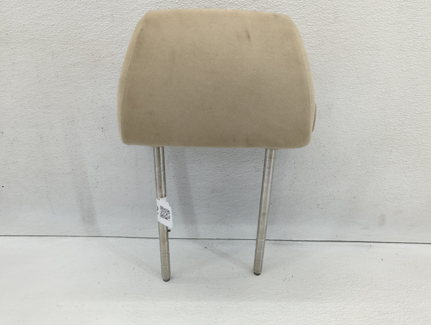 2000-2002 Volkswagen Jetta Headrest Head Rest Rear Seat Fits Fits 2000 2001 2002 OEM Used Auto Parts - Oemusedautoparts1.com