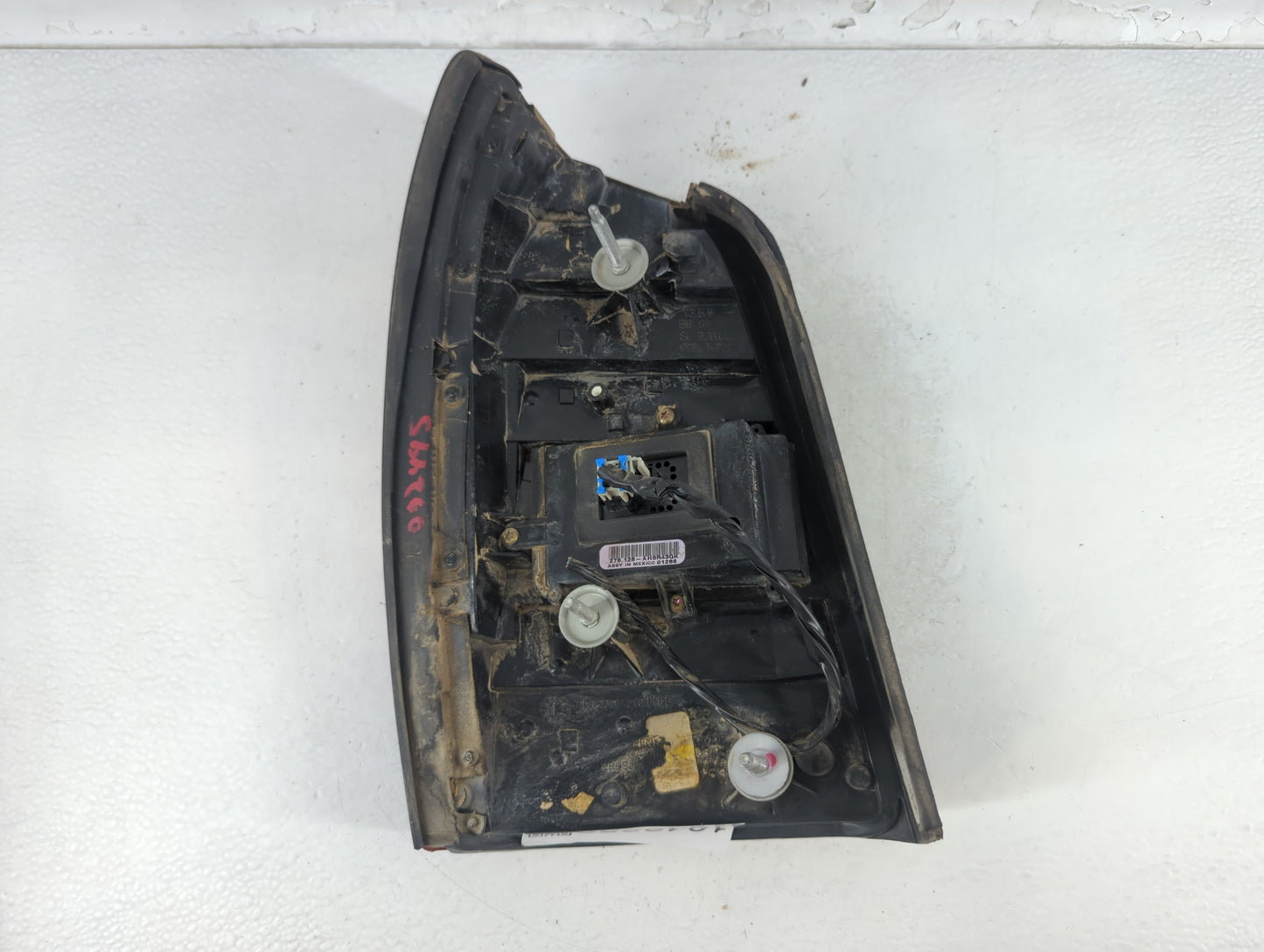 2000-2005 Cadillac Deville Tail Light Assembly Passenger Right OEM Fits Fits 2000 2001 2002 2003 2004 2005 OEM Used Auto Par