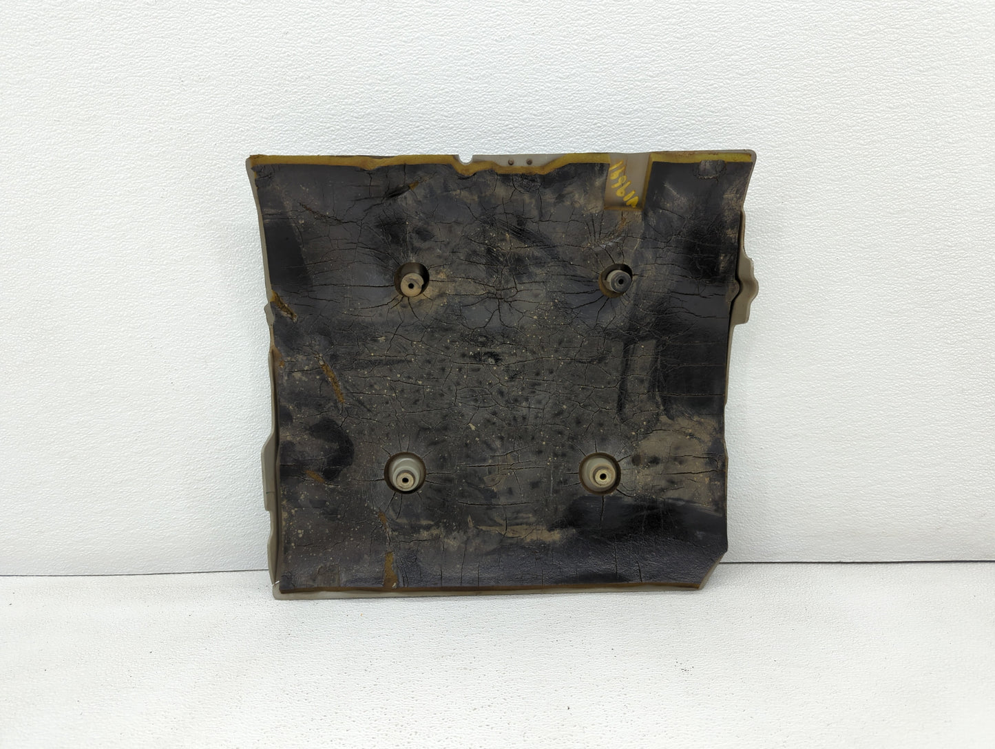 2002 Cadillac Deville Engine Cover - Oemusedautoparts1.com