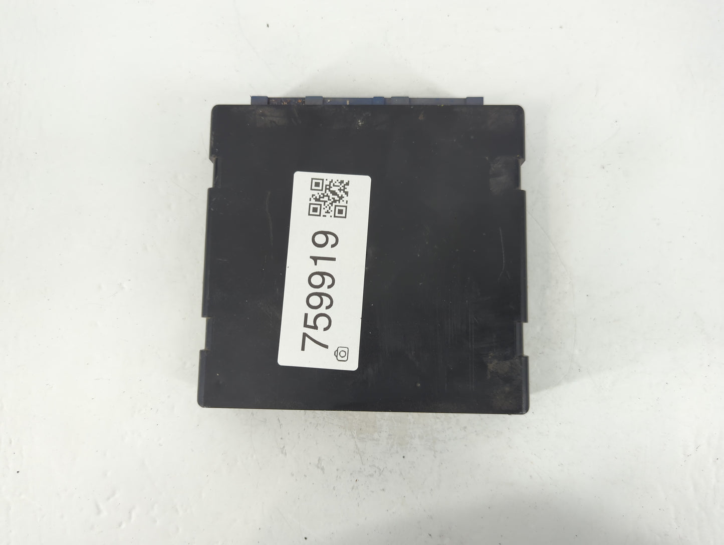 2002-2002 Cadillac Escalade Body Control Module Bcm Inner Cabin Fuse Box - Oemusedautoparts1.com