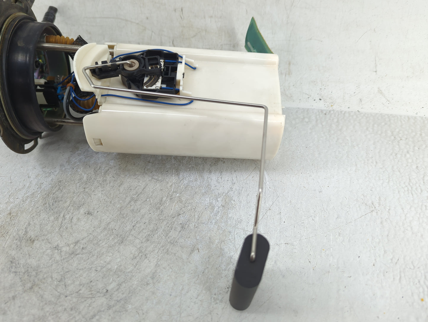 2002-2003 Chevrolet Avalanche 1500 Electrical Gas Fuel Pump Assembly - Oemusedautoparts1.com