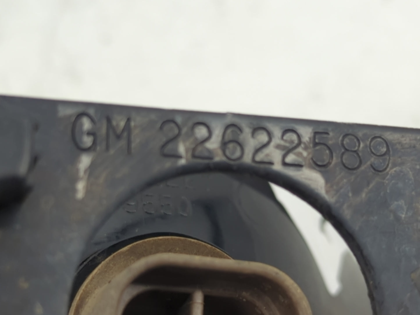 2000-2005 Chevrolet Cavalier Passenger Right Oem Front Light Lamp - Oemusedautoparts1.com