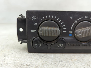 2000-2002 Chevrolet Suburban 1500 Climate Control Module Temperature AC/Heater Replacement P/N:15060162 Fits Fits 2000 2001 2002 OEM Used Auto Parts