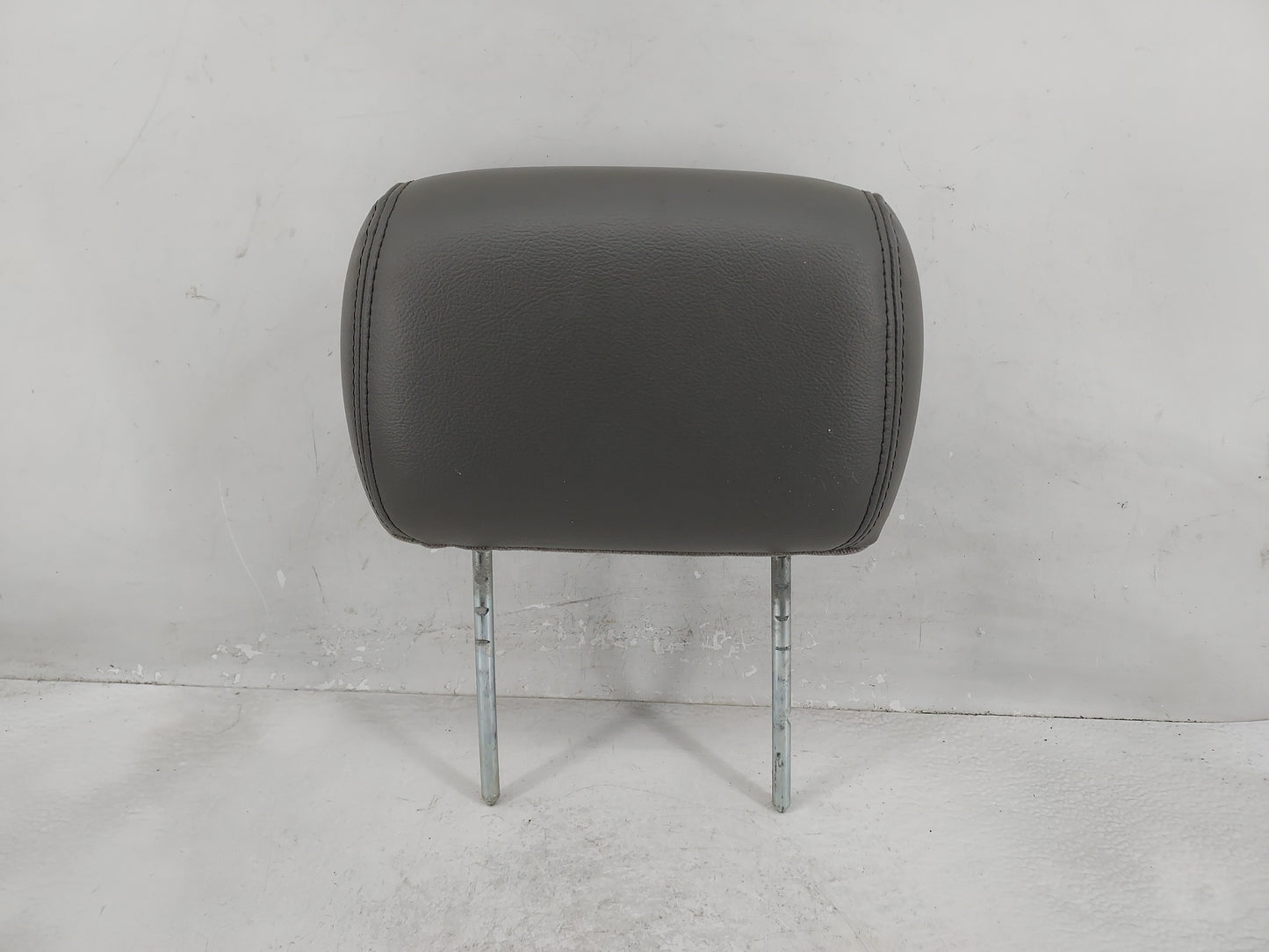 2002 Chevrolet Trailblazer Headrest Head Rest Front Driver Passenger Seat Fits OEM Used Auto Parts - Oemusedautoparts1.com