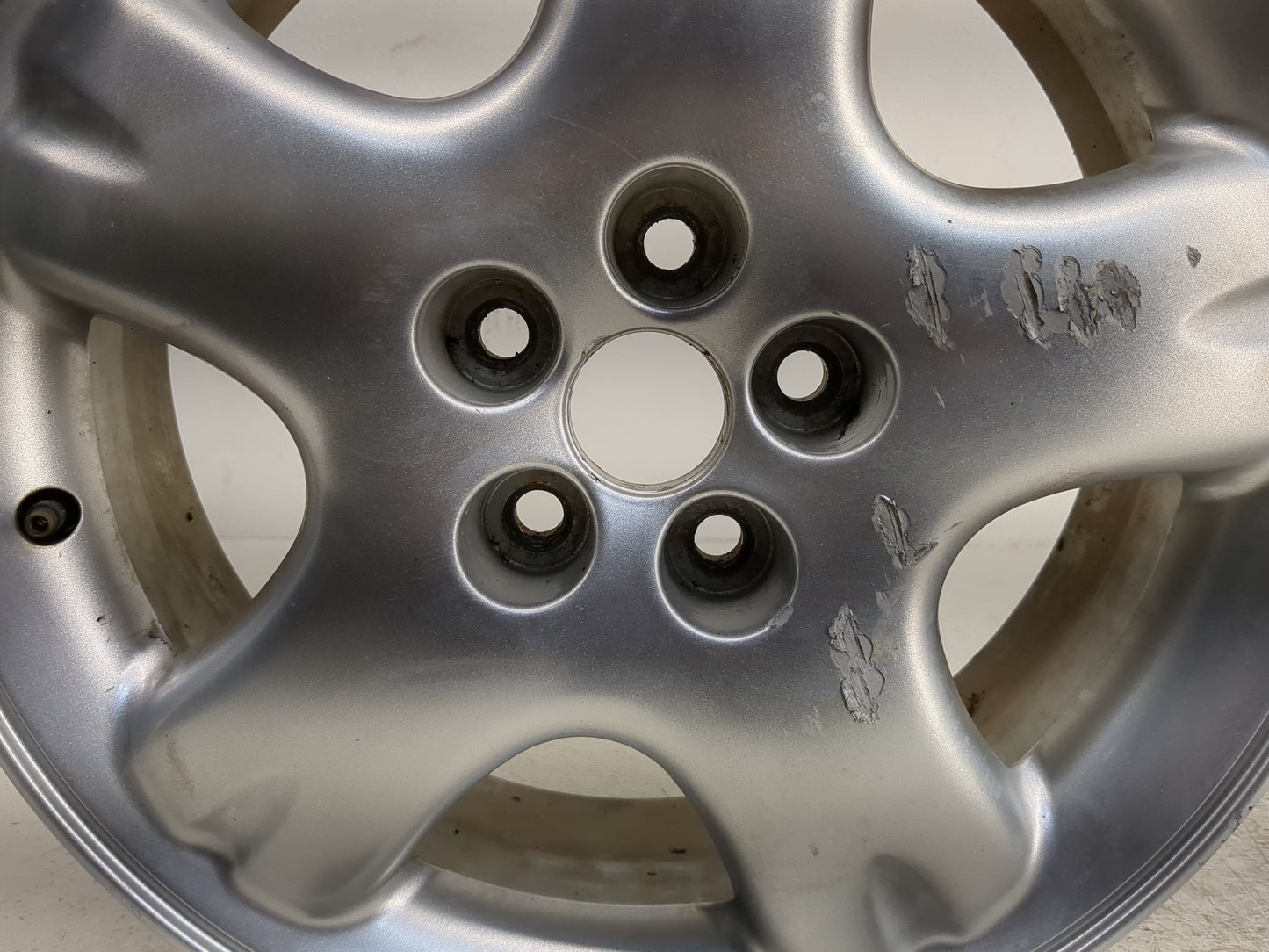 2001-2005 Chrysler Pt Cruiser Oem Wheel Rim 1239421 - Oemusedautoparts1.com