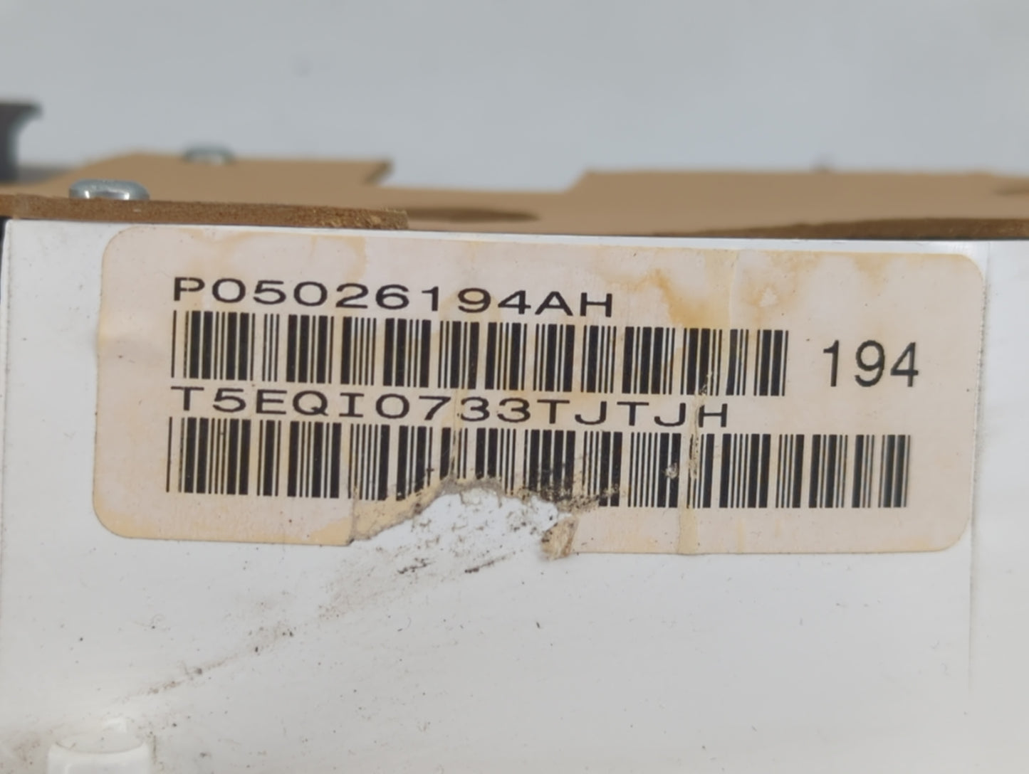 2001-2002 Chrysler Sebring Instrument Cluster Speedometer Gauges P/N:P05026194AH Fits Fits 2001 2002 OEM Used Auto Parts - O