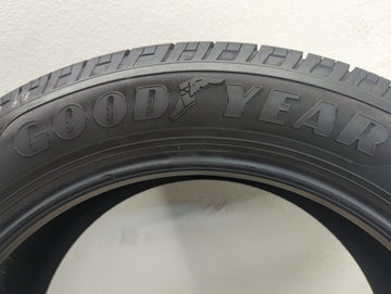 Used Tire 215/55R17 GOODYEAR RELIANT 94V - Tread Depth 10/32