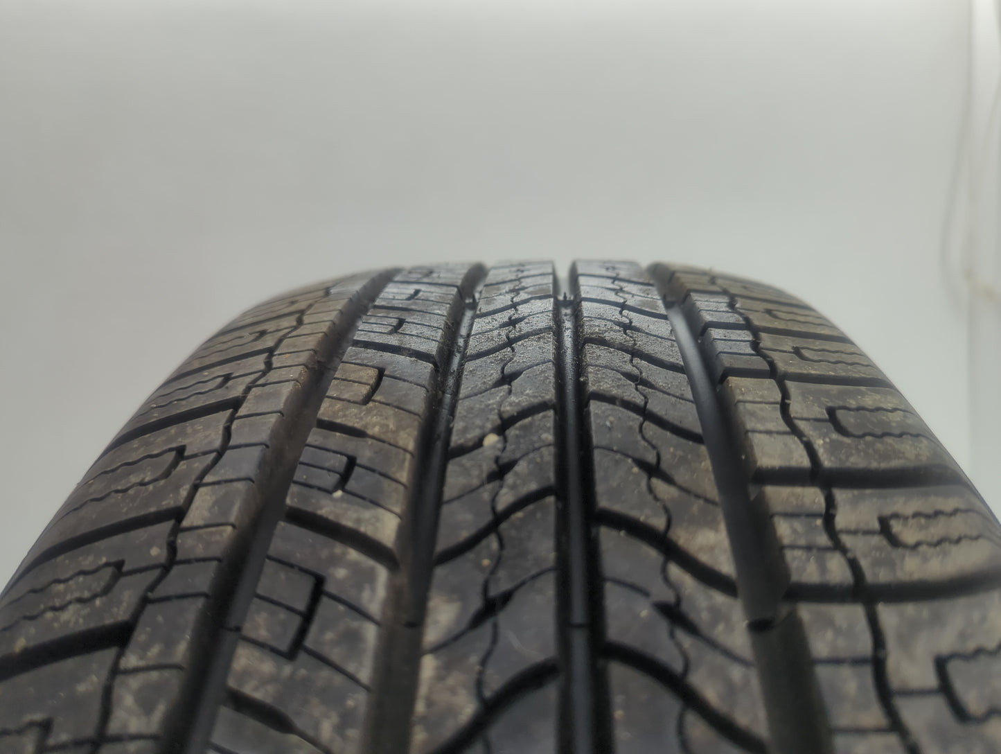 Used Tire 235/60R/18 PHANTOM C-SPORT 107V - Tread Depth 10/32 - Oemusedautoparts1.com